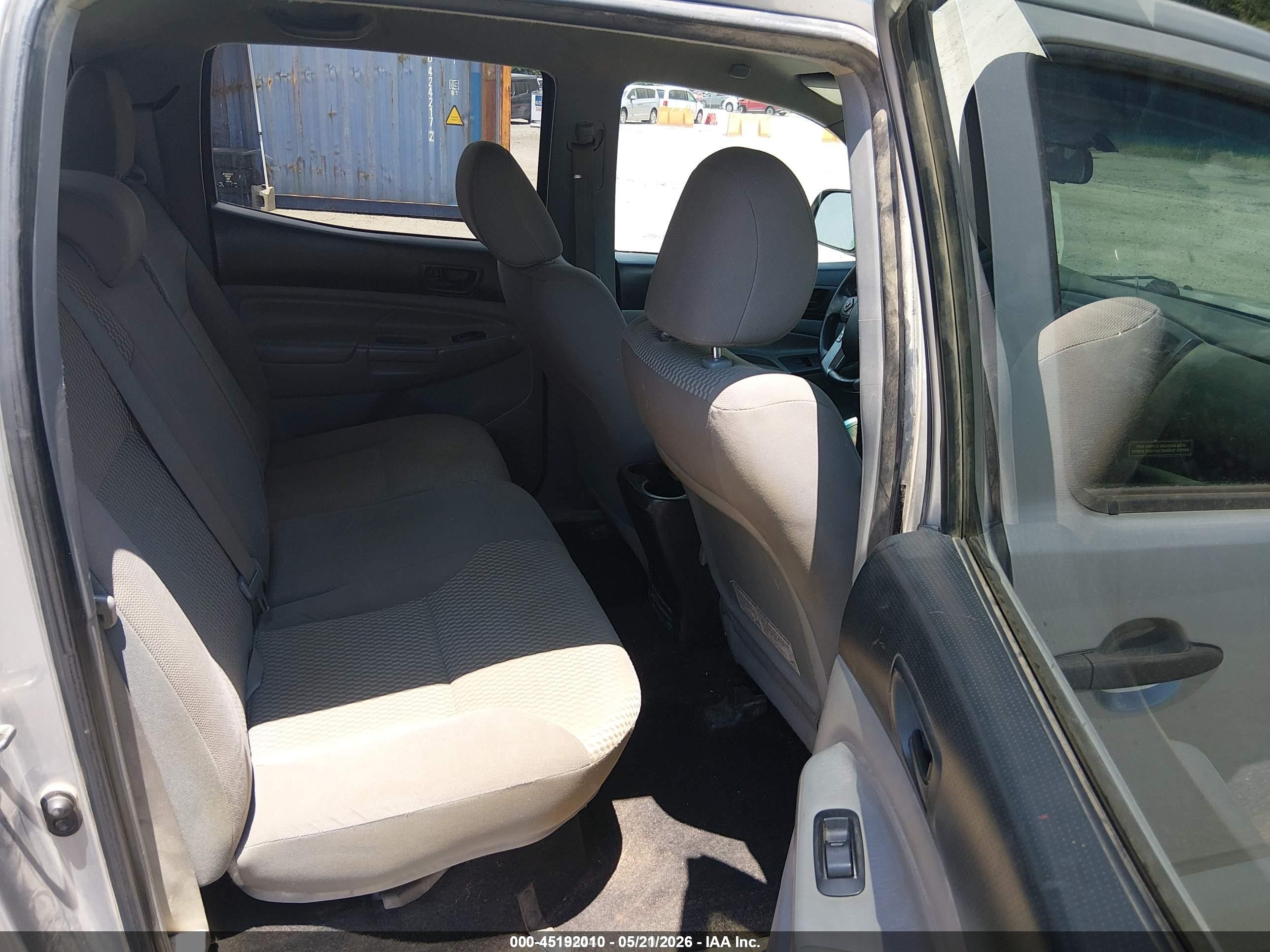 2014 Toyota Tacoma Base V6 Silver vin: 3TMLU4EN5EM162420