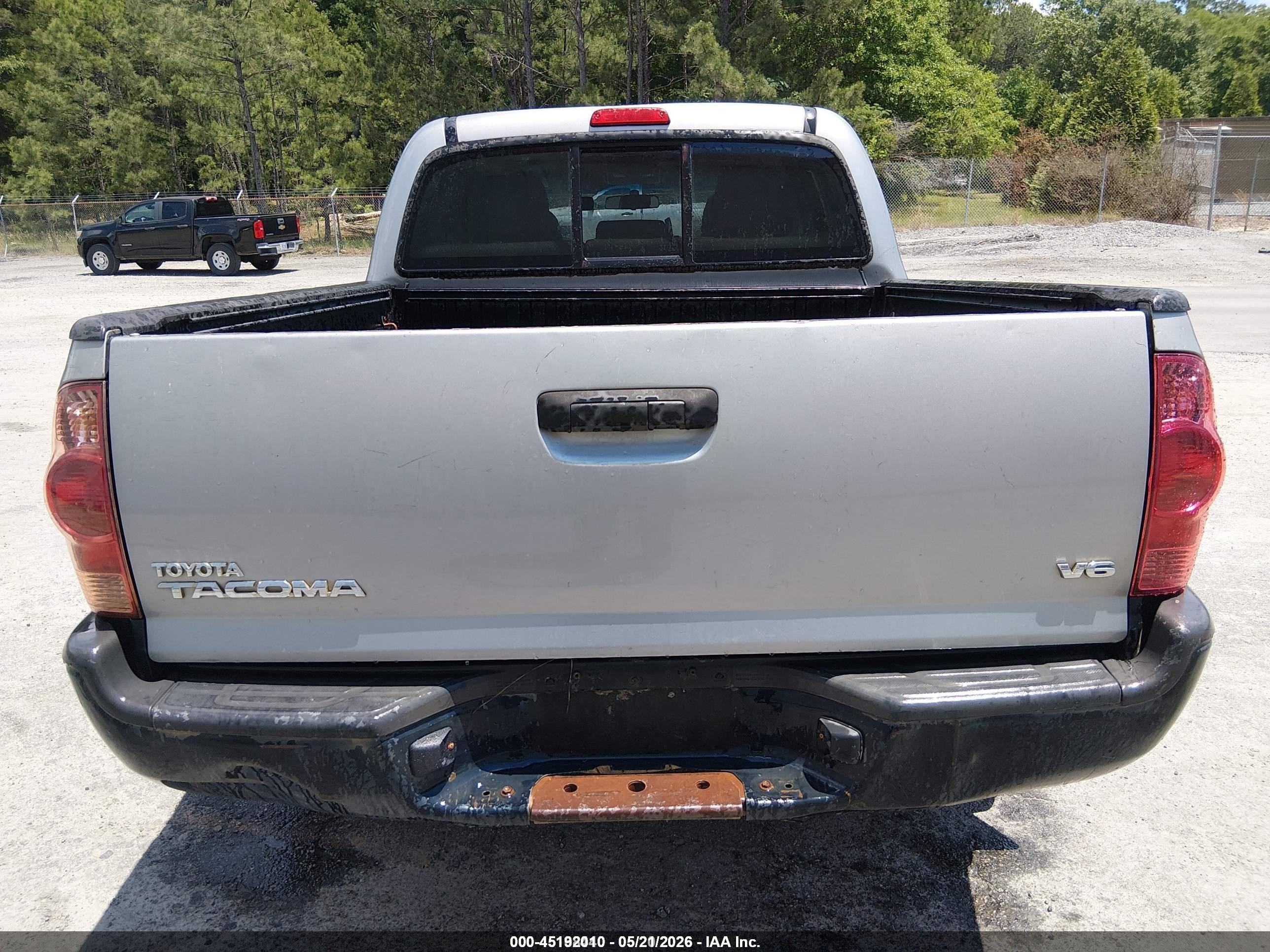 2014 Toyota Tacoma Base V6 Silver vin: 3TMLU4EN5EM162420