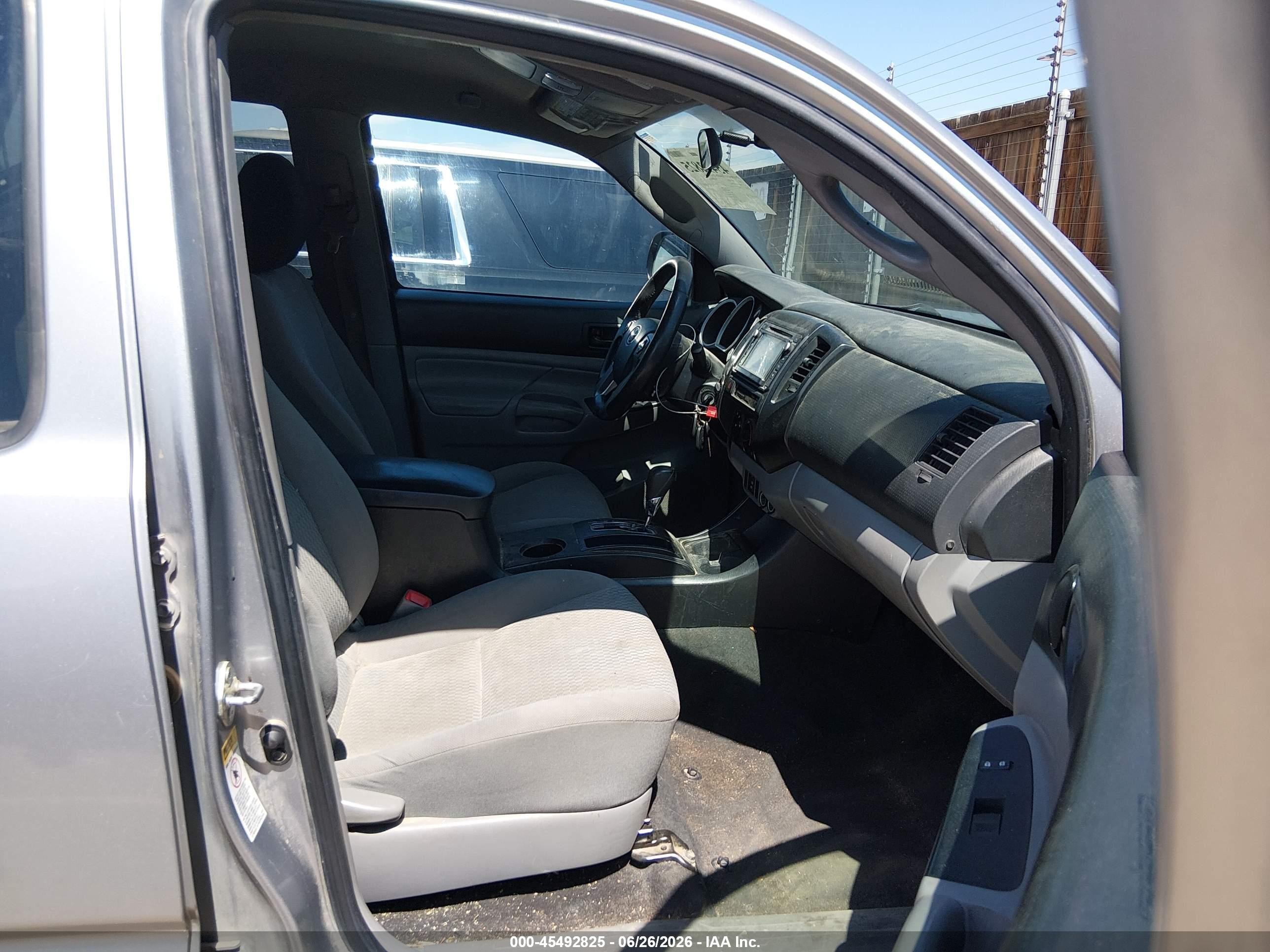 2015 Toyota Tacoma Base V6 Silver vin: 3TMLU4EN5FM164623