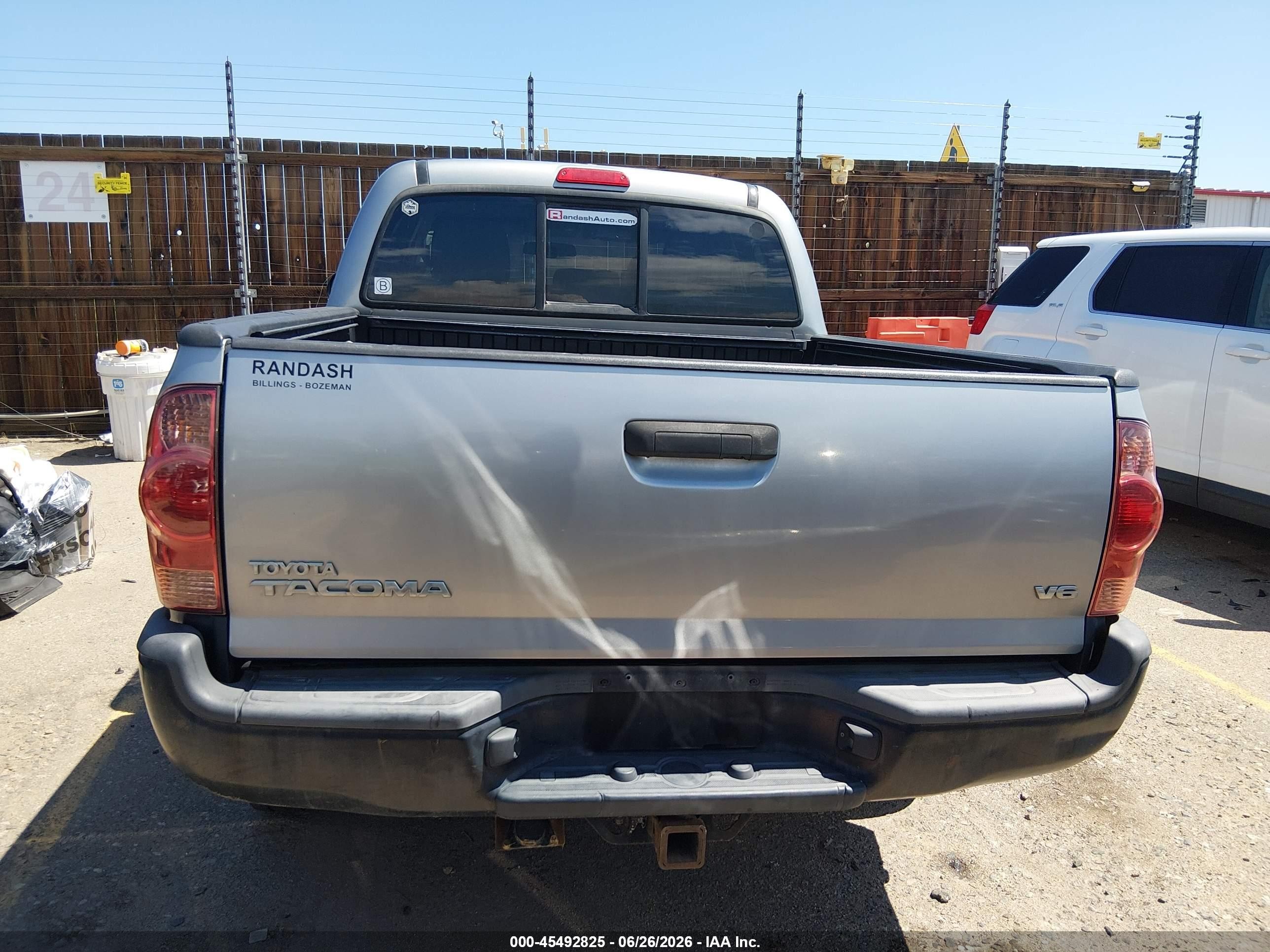 2015 Toyota Tacoma Base V6 Silver vin: 3TMLU4EN5FM164623