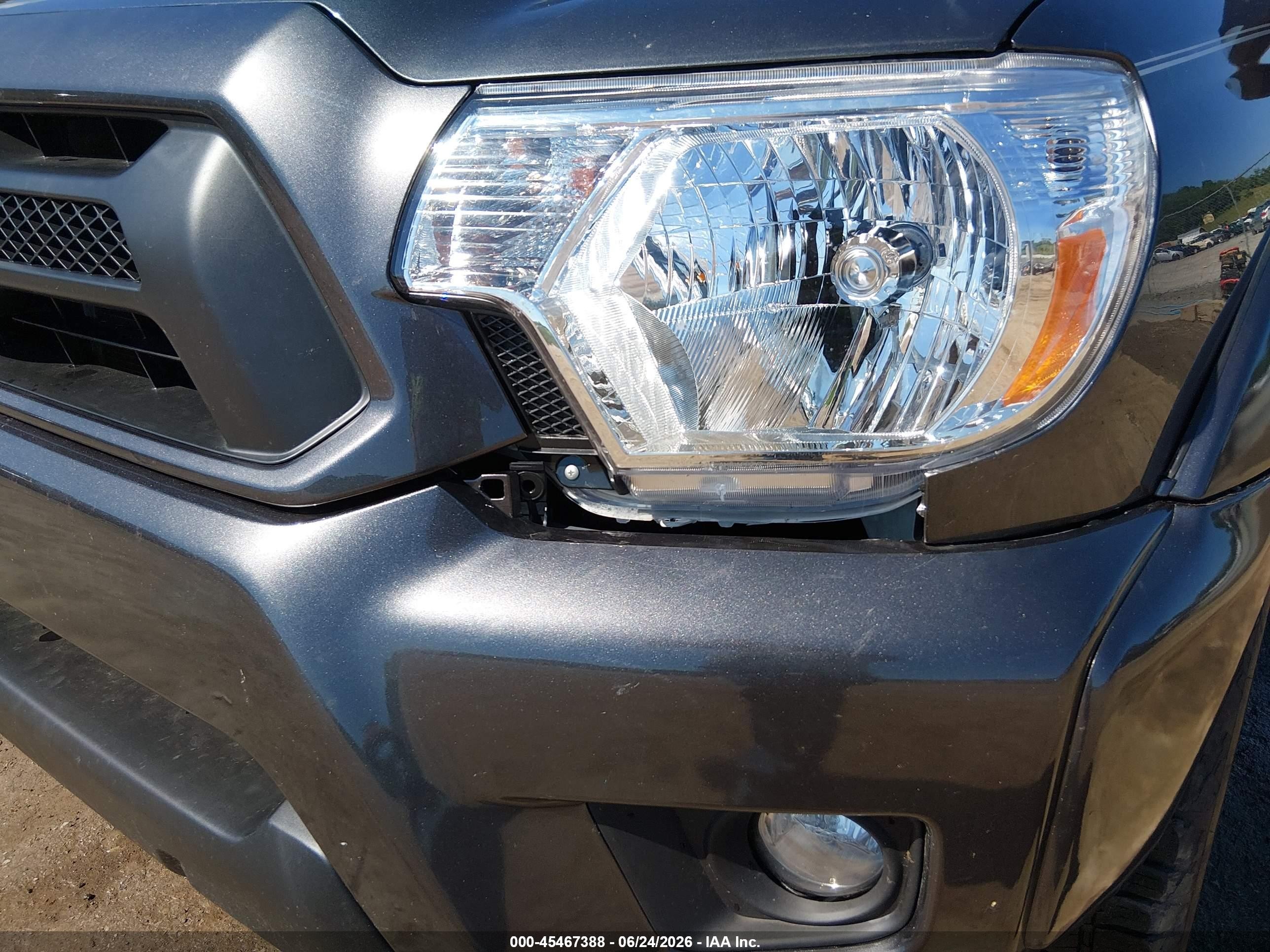 2015 Toyota Tacoma Base V6 Gray vin: 3TMLU4EN5FM166226