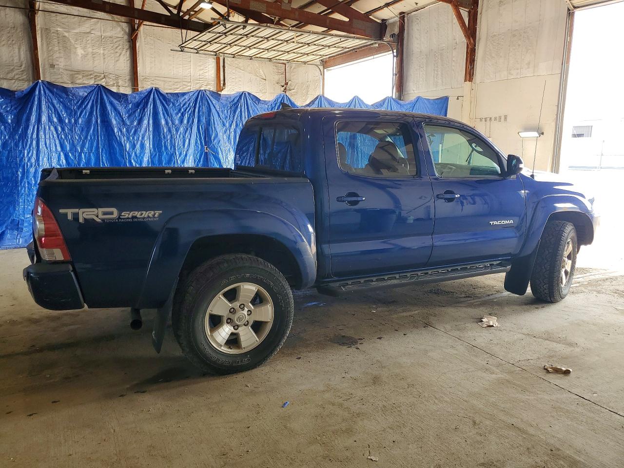2015 Toyota Tacoma V6 Blue vin: 3TMLU4EN5FM182619