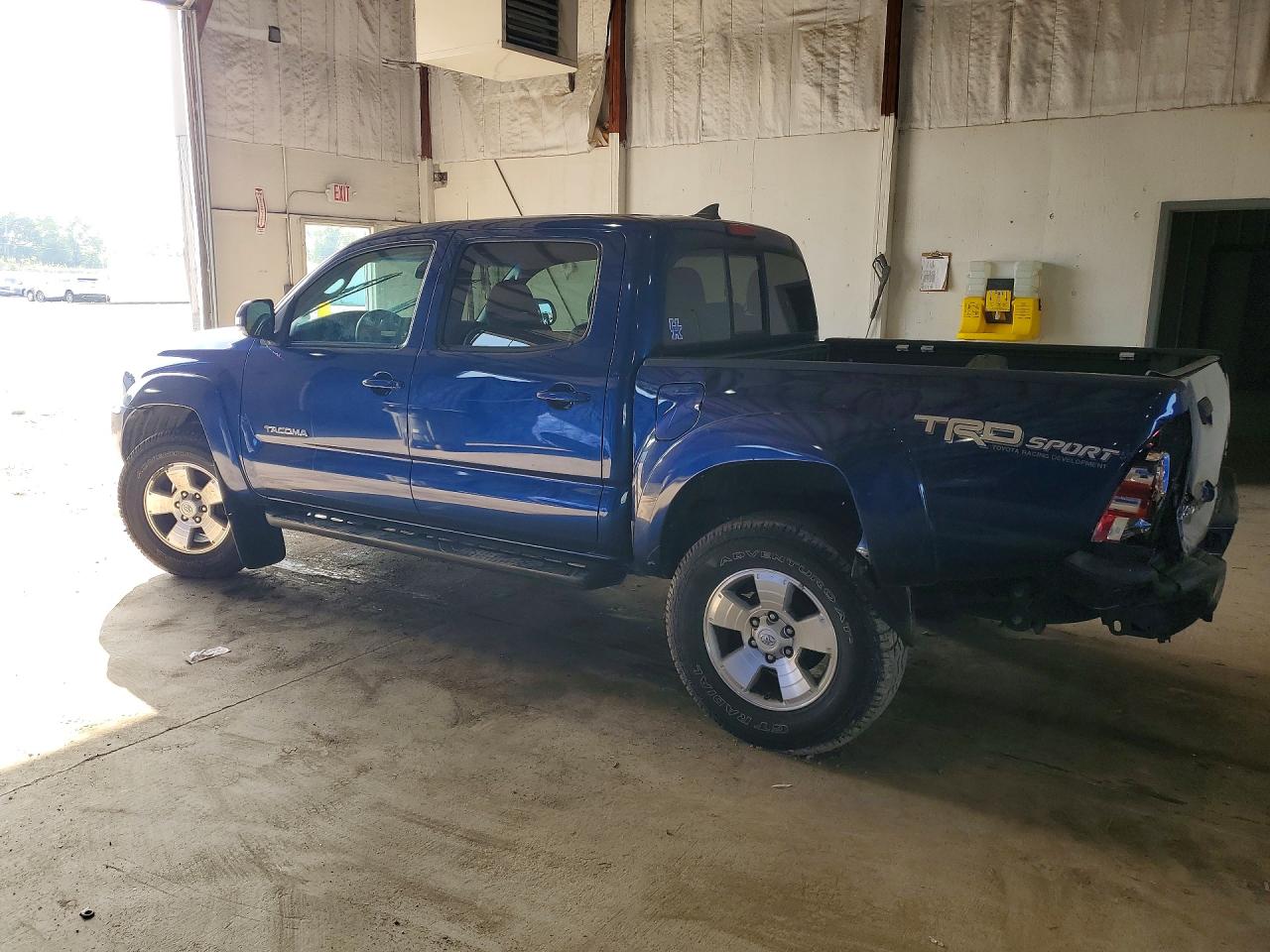 2015 Toyota Tacoma V6 Blue vin: 3TMLU4EN5FM182619
