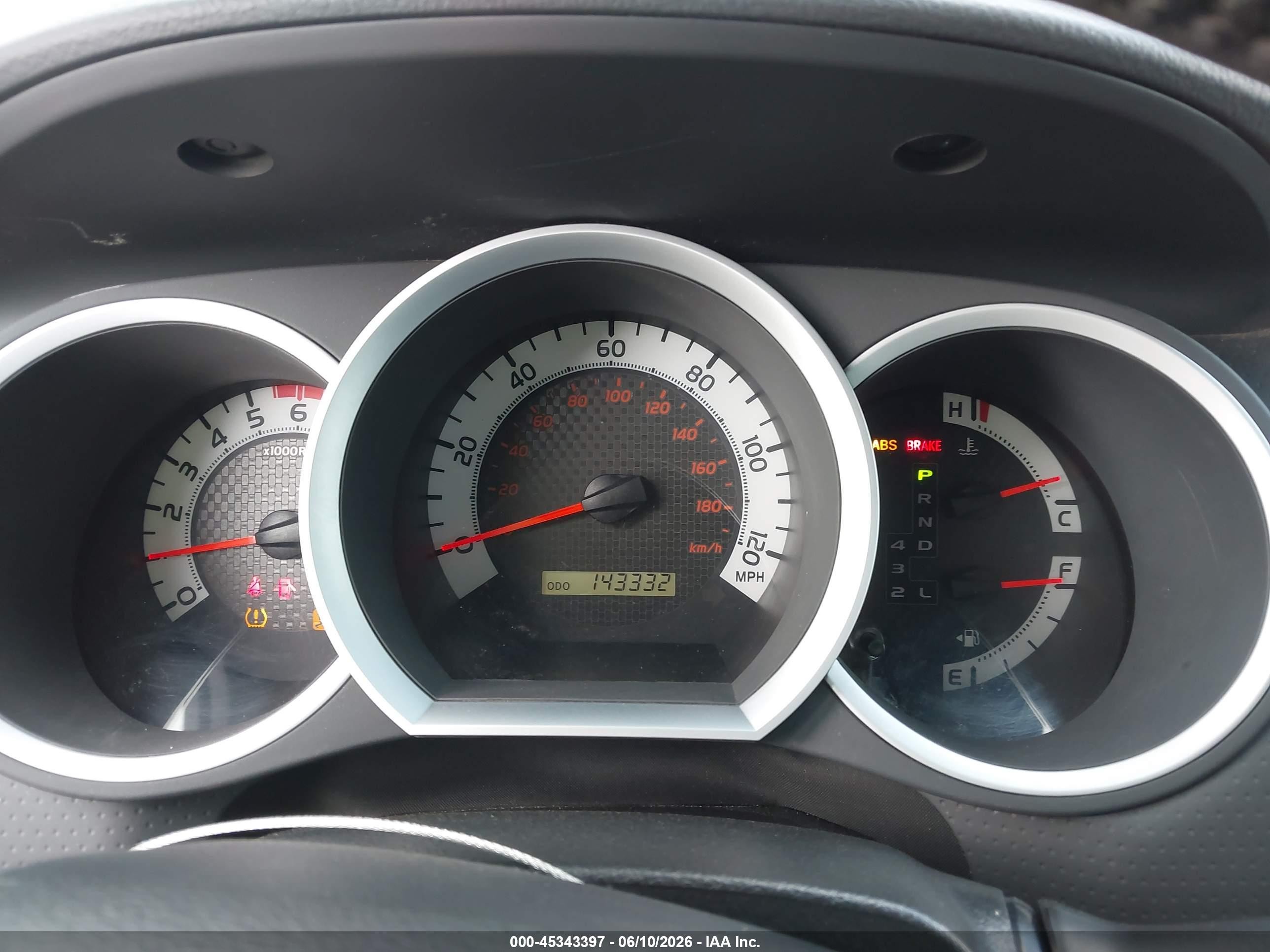 2015 Toyota Tacoma Base V6 Silver vin: 3TMLU4EN5FM184371