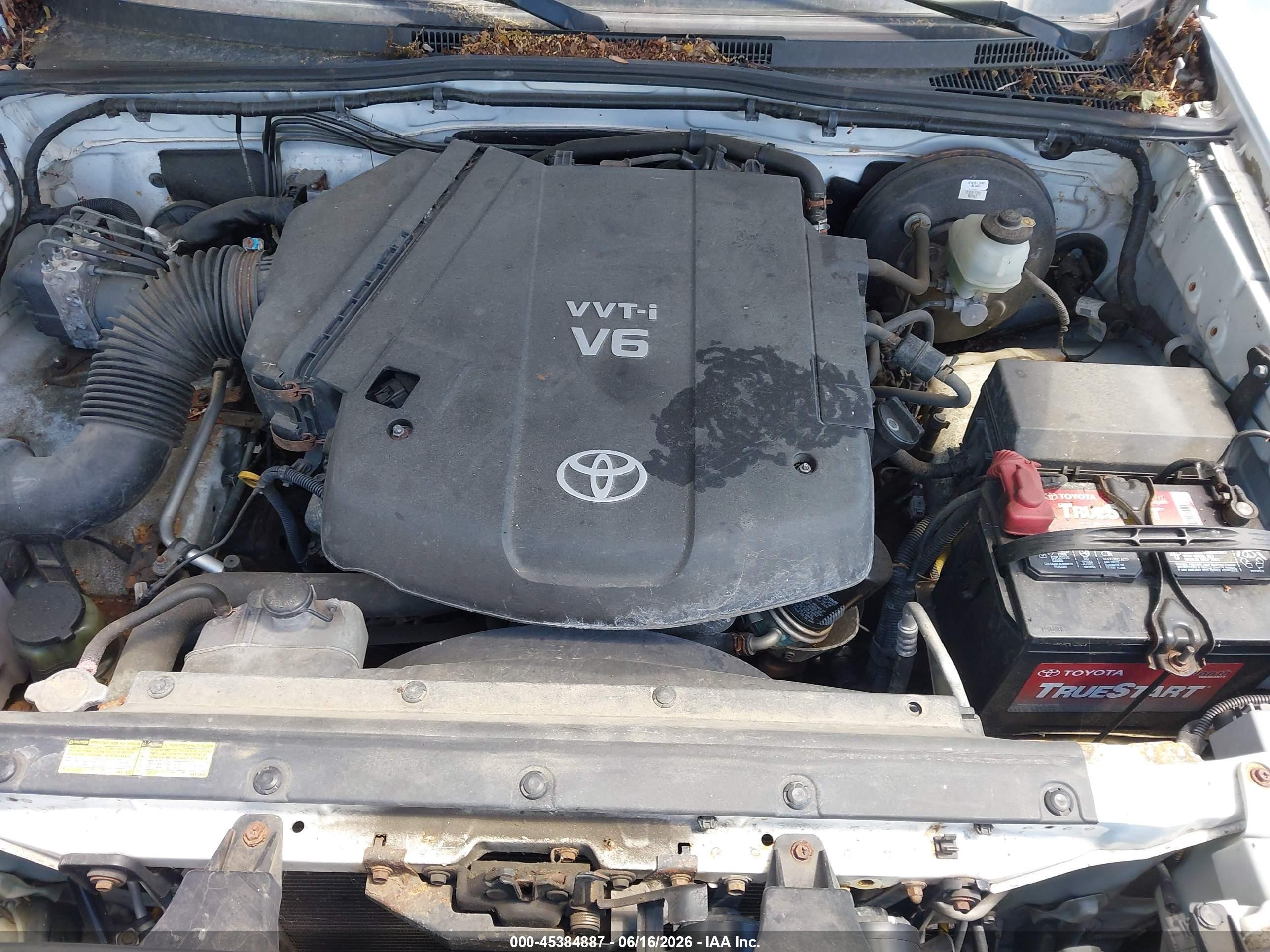 2010 Toyota Tacoma Base V6 White vin: 3TMLU4EN6AM042524