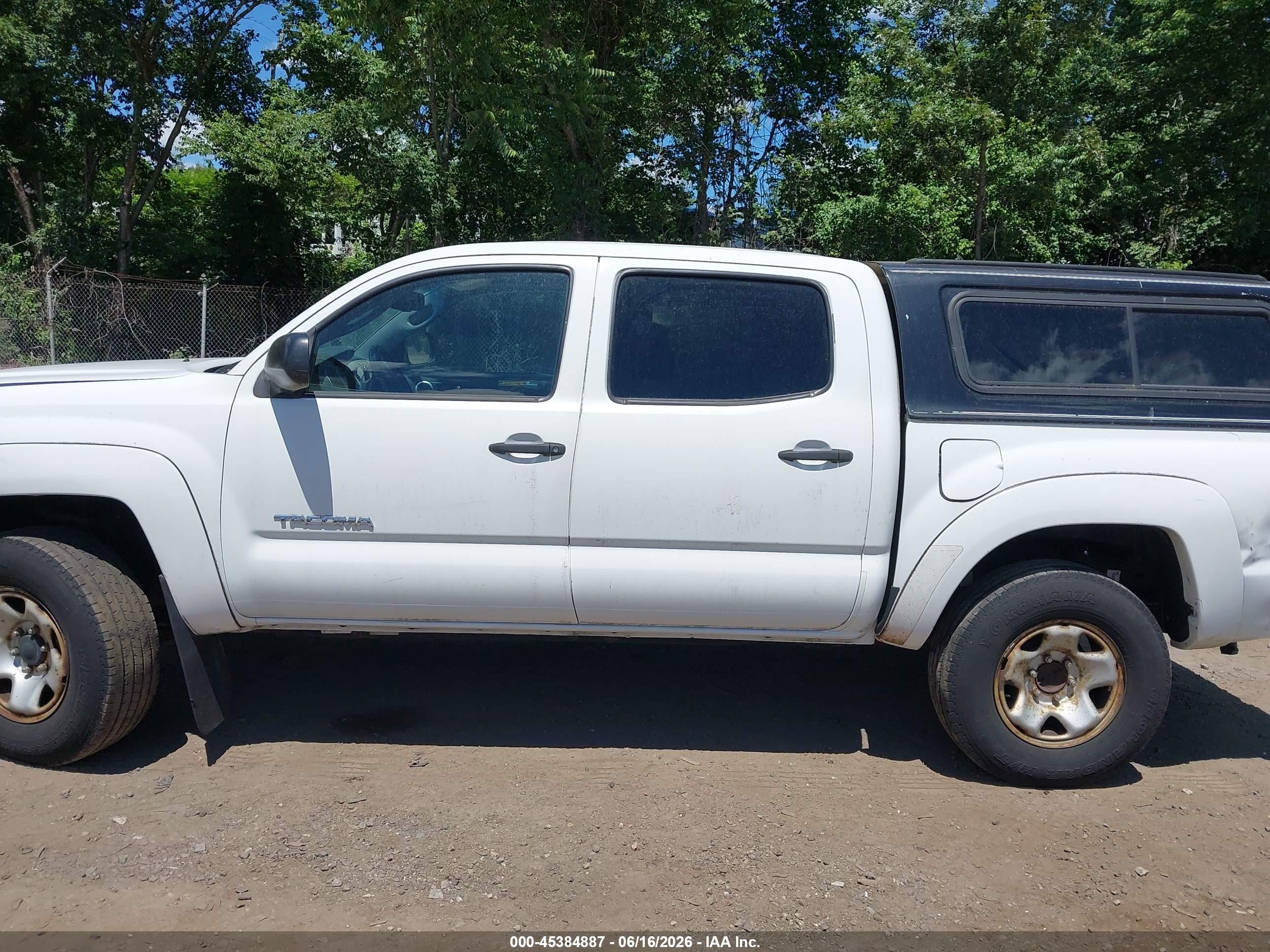 2010 Toyota Tacoma Base V6 White vin: 3TMLU4EN6AM042524