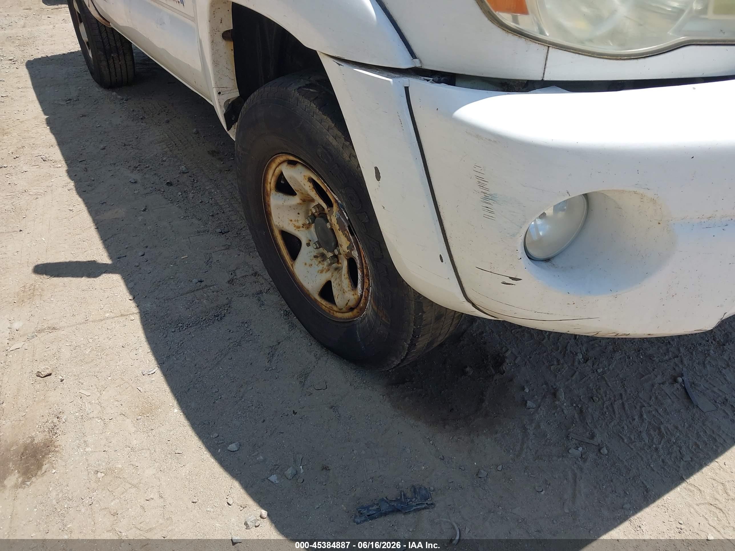 2010 Toyota Tacoma Base V6 White vin: 3TMLU4EN6AM042524