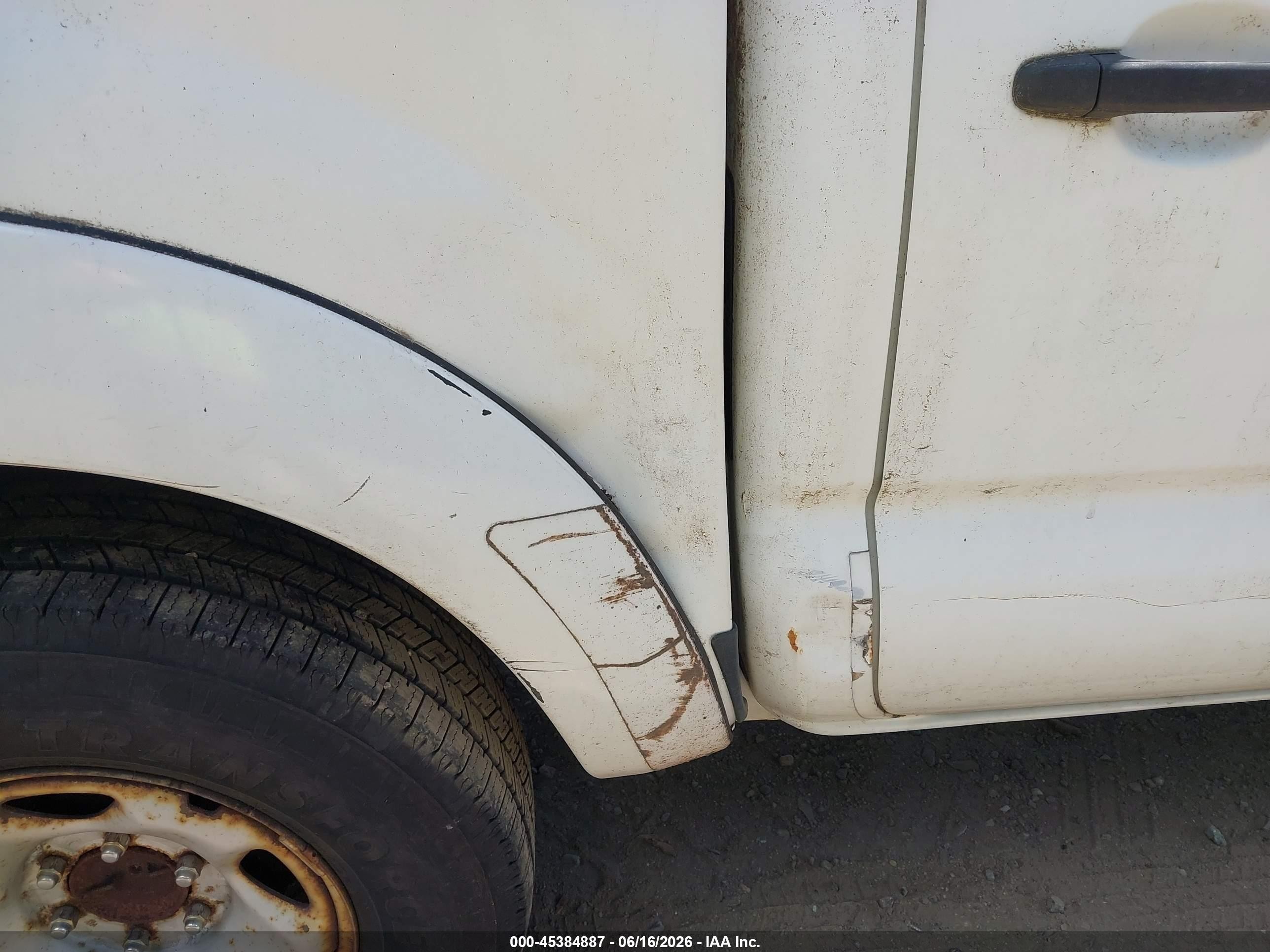 2010 Toyota Tacoma Base V6 White vin: 3TMLU4EN6AM042524