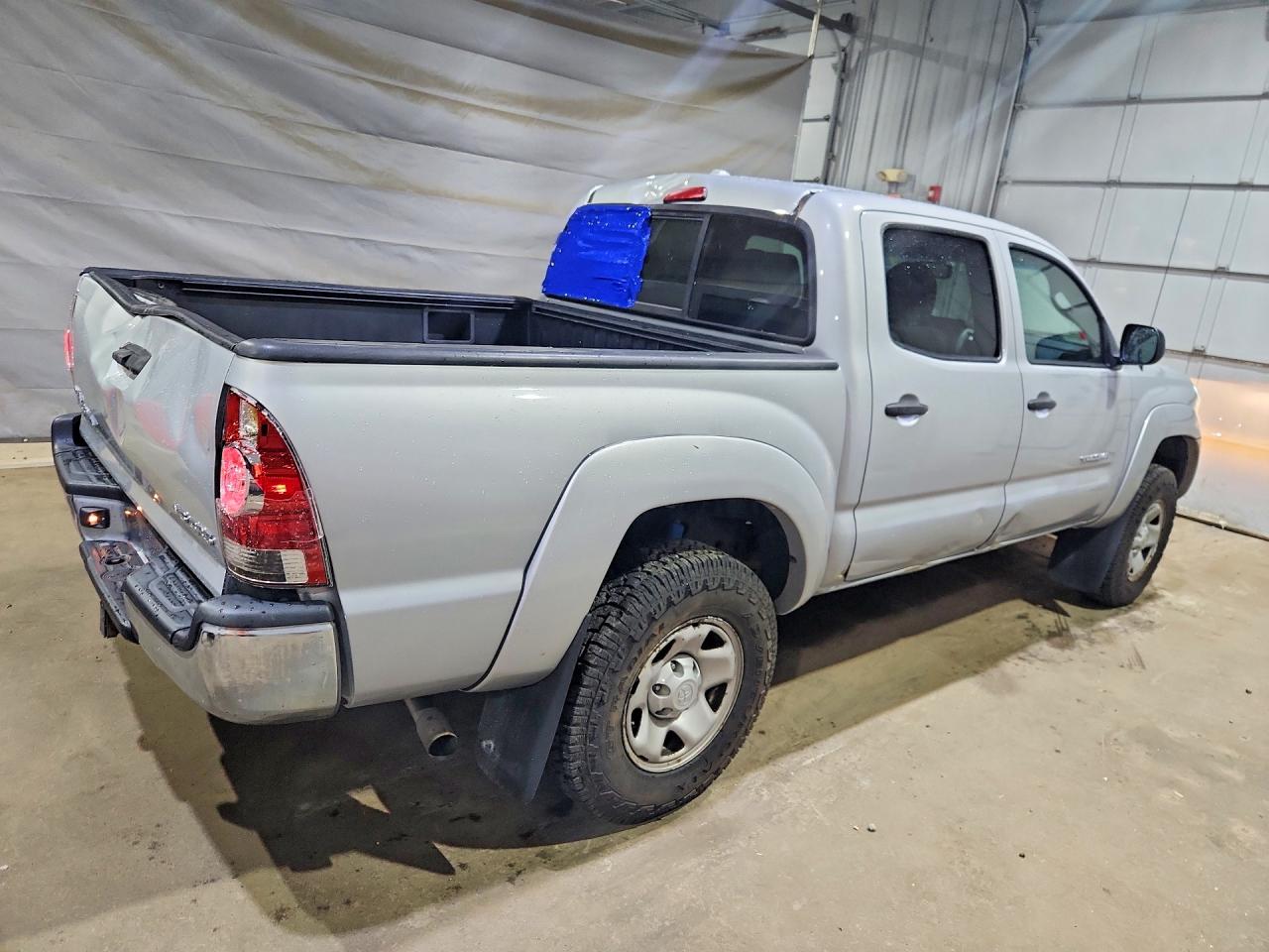 2010 Toyota Tacoma Double Cab Silver vin: 3TMLU4EN6AM054530