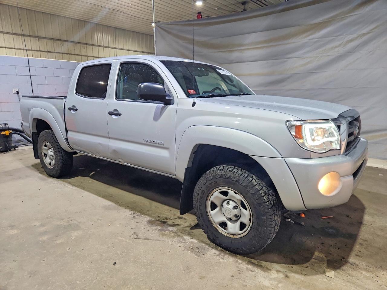 2010 Toyota Tacoma Double Cab Silver vin: 3TMLU4EN6AM054530