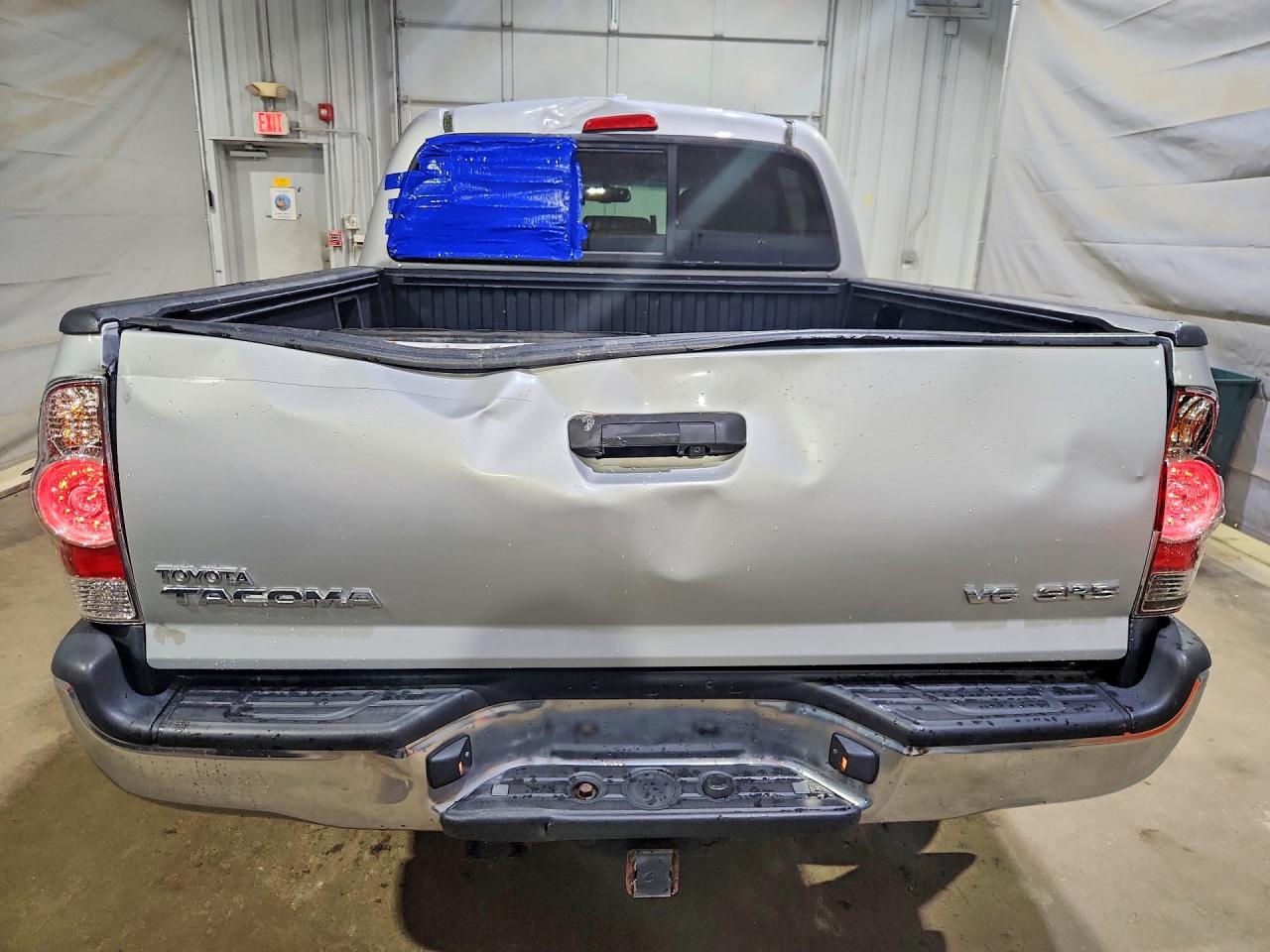2010 Toyota Tacoma Double Cab Silver vin: 3TMLU4EN6AM054530