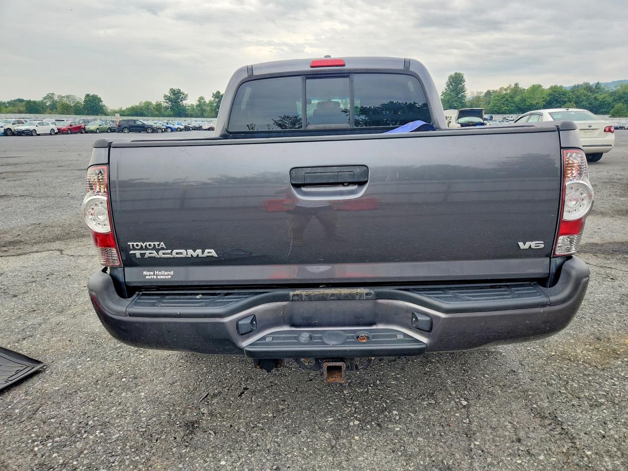 2011 Toyota Tacoma V6 Gray vin: 3TMLU4EN6BM066758