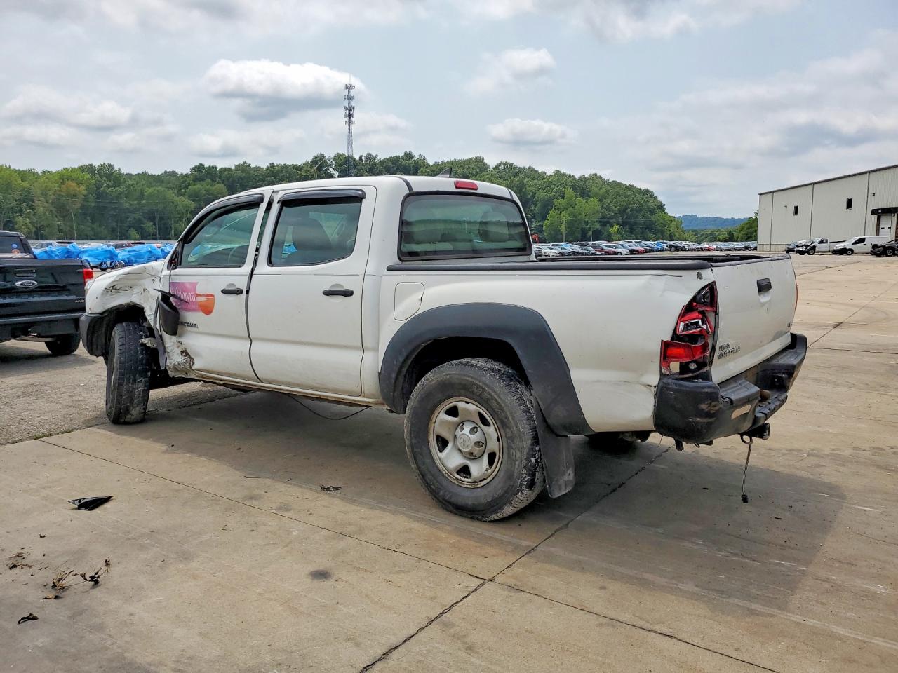 2012 Toyota Tacoma V6 White vin: 3TMLU4EN6CM103020