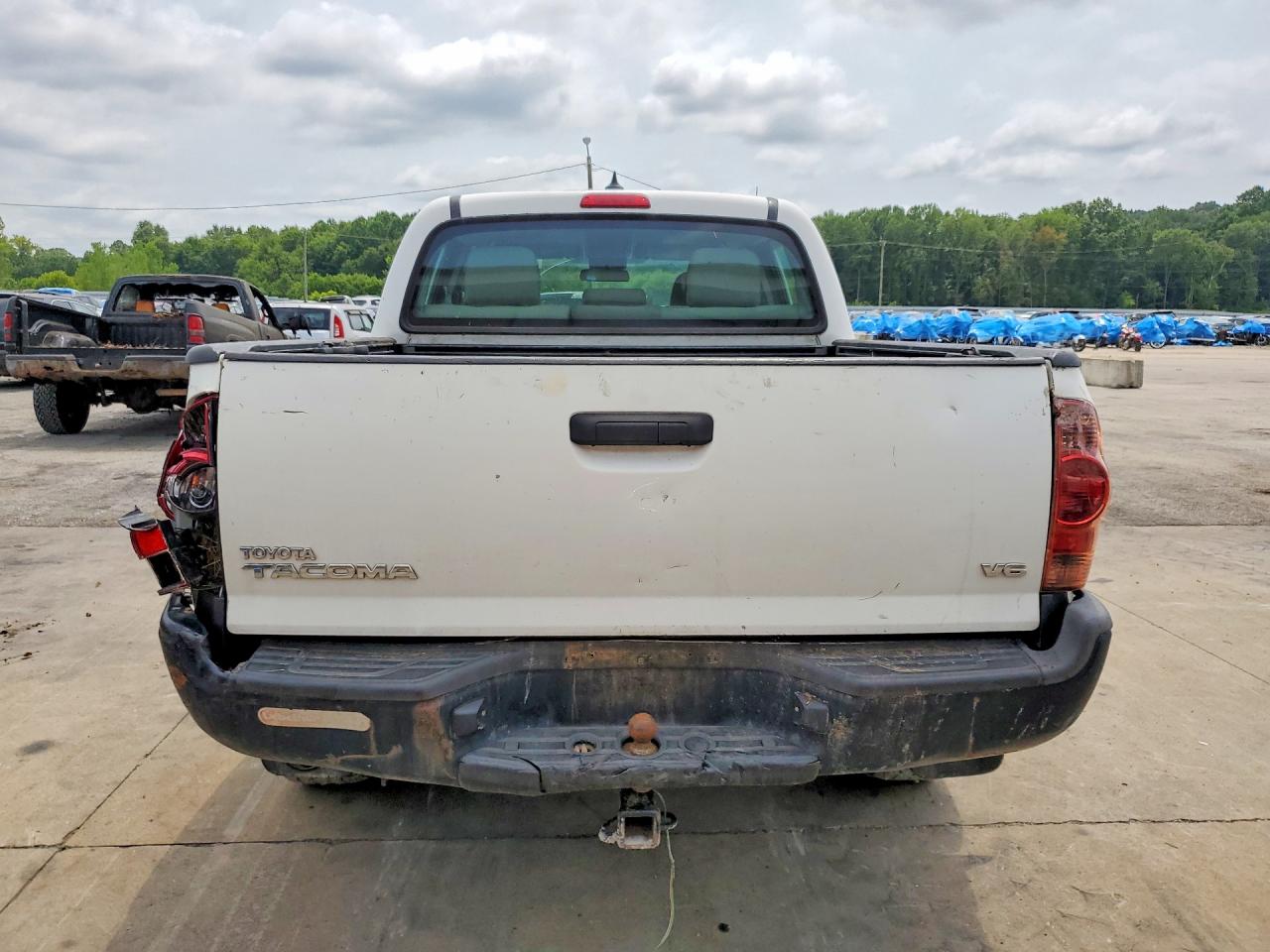 2012 Toyota Tacoma V6 White vin: 3TMLU4EN6CM103020