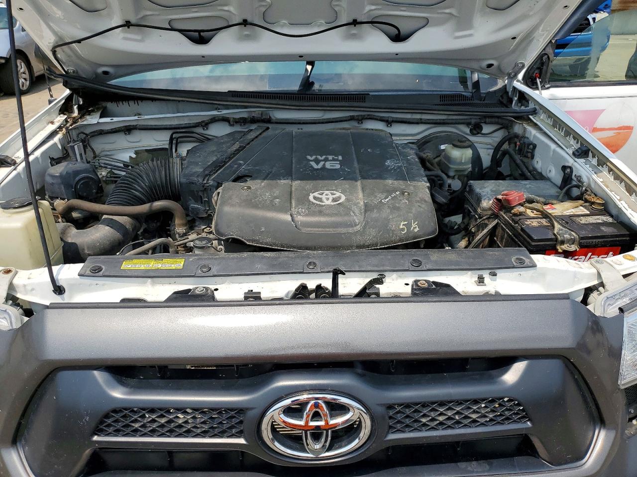 2012 Toyota Tacoma V6 White vin: 3TMLU4EN6CM103020