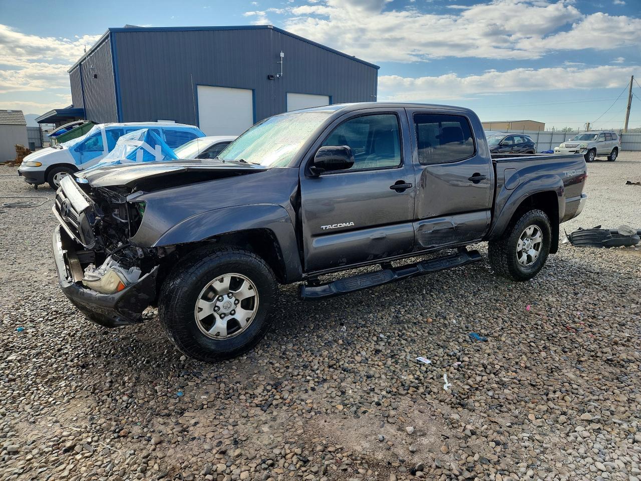 2013 Toyota Tacoma Double Cab Gray vin: 3TMLU4EN6DM121115
