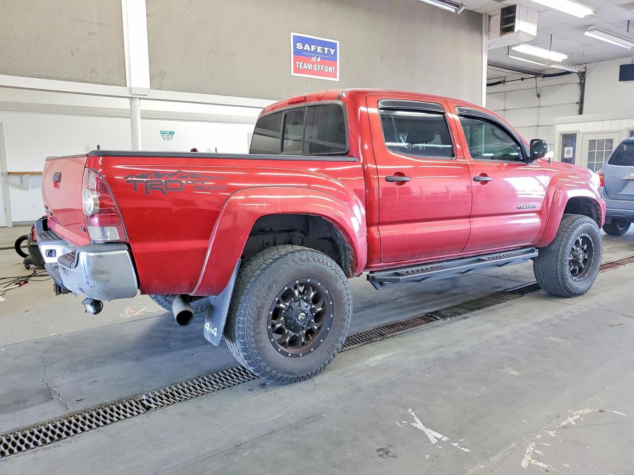 2013 Toyota Tacoma Double Cab Красный vin: 3TMLU4EN6DM122619