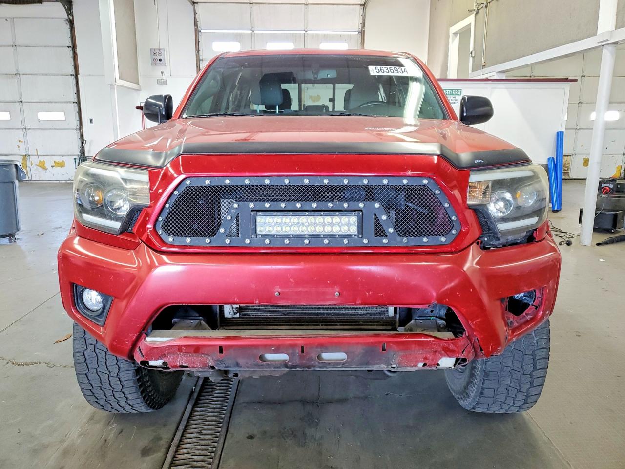 2013 Toyota Tacoma Double Cab Красный vin: 3TMLU4EN6DM122619