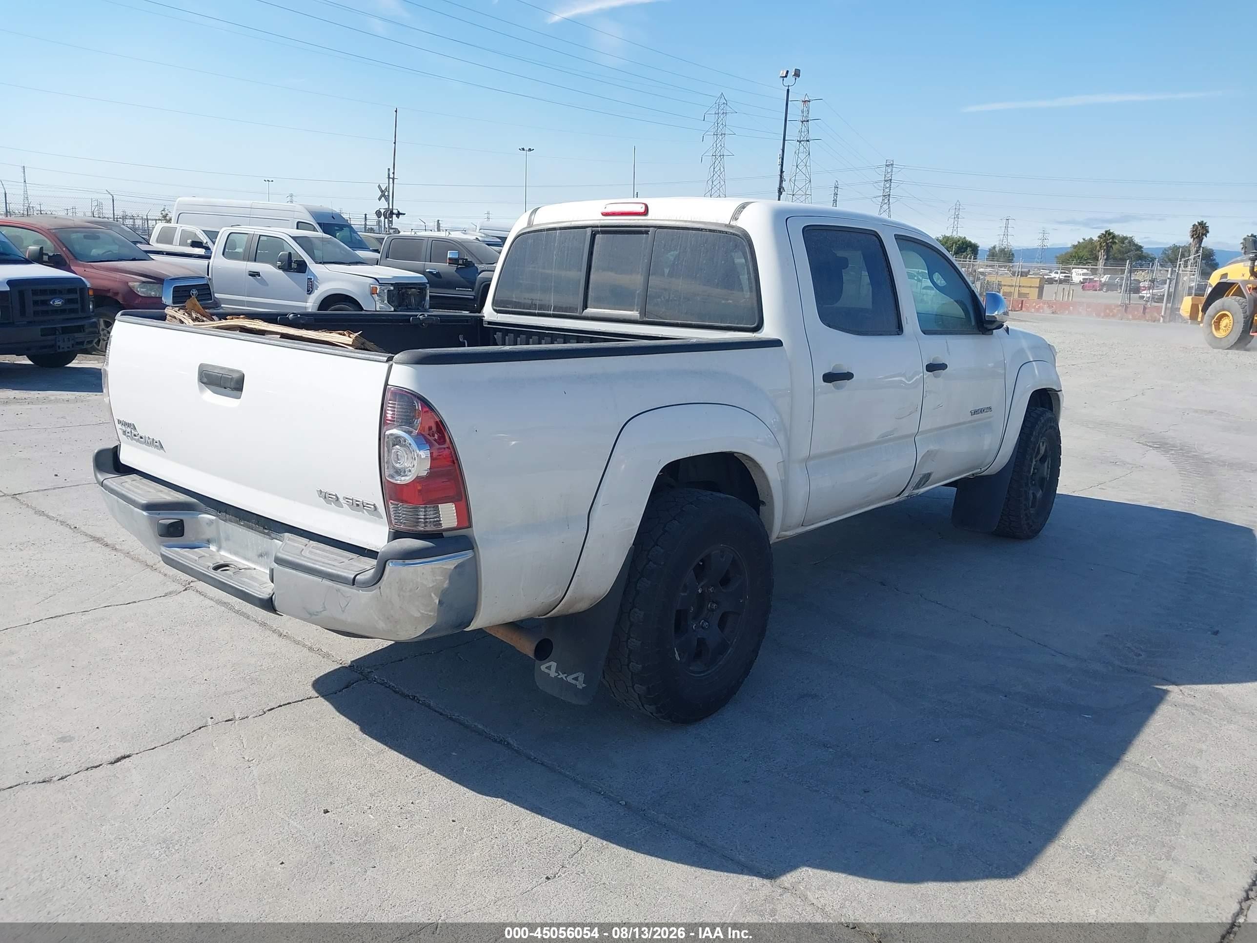 2013 Toyota Tacoma Base V6 Белый vin: 3TMLU4EN6DM126069