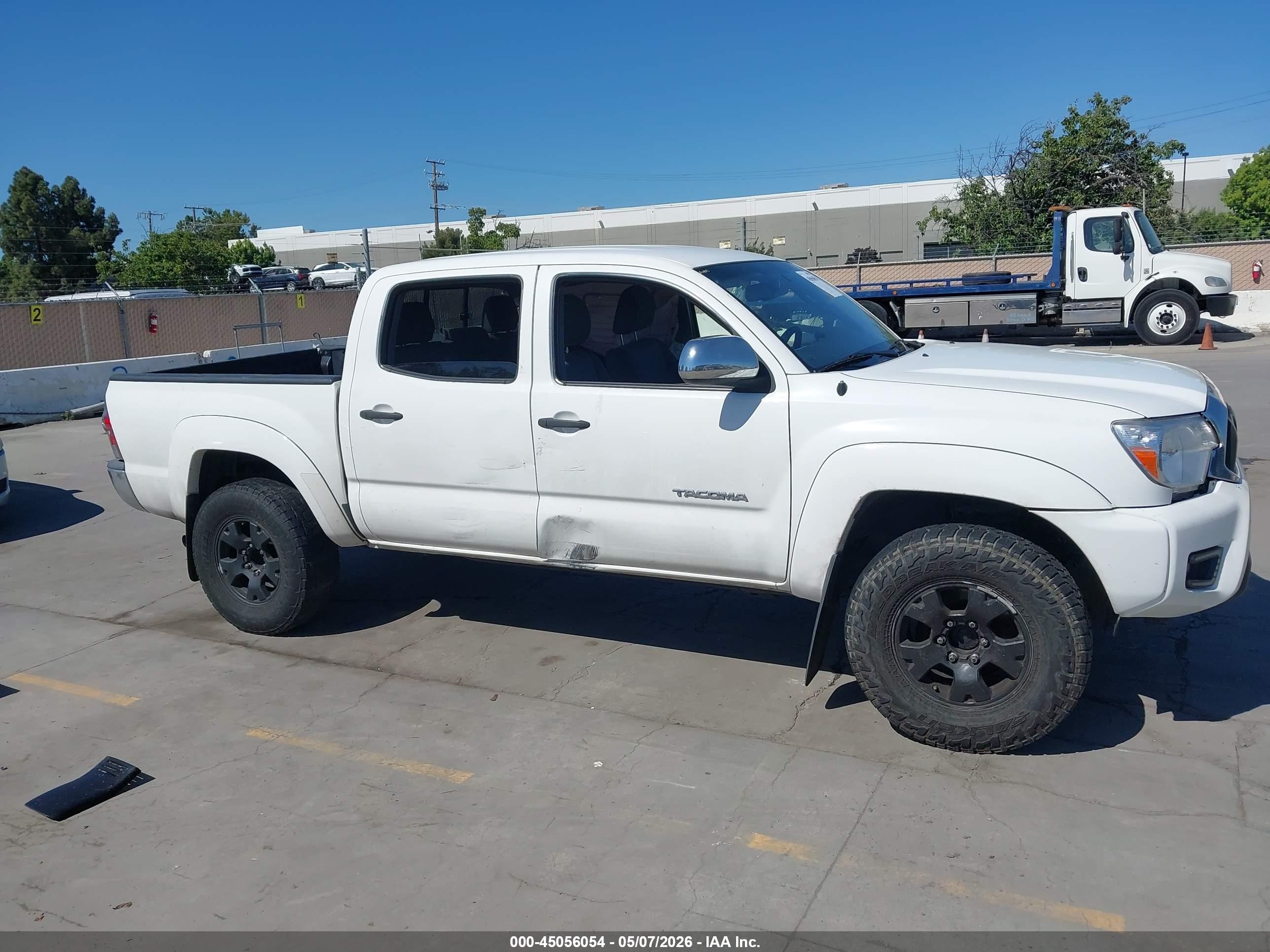 2013 Toyota Tacoma Base V6 Белый vin: 3TMLU4EN6DM126069