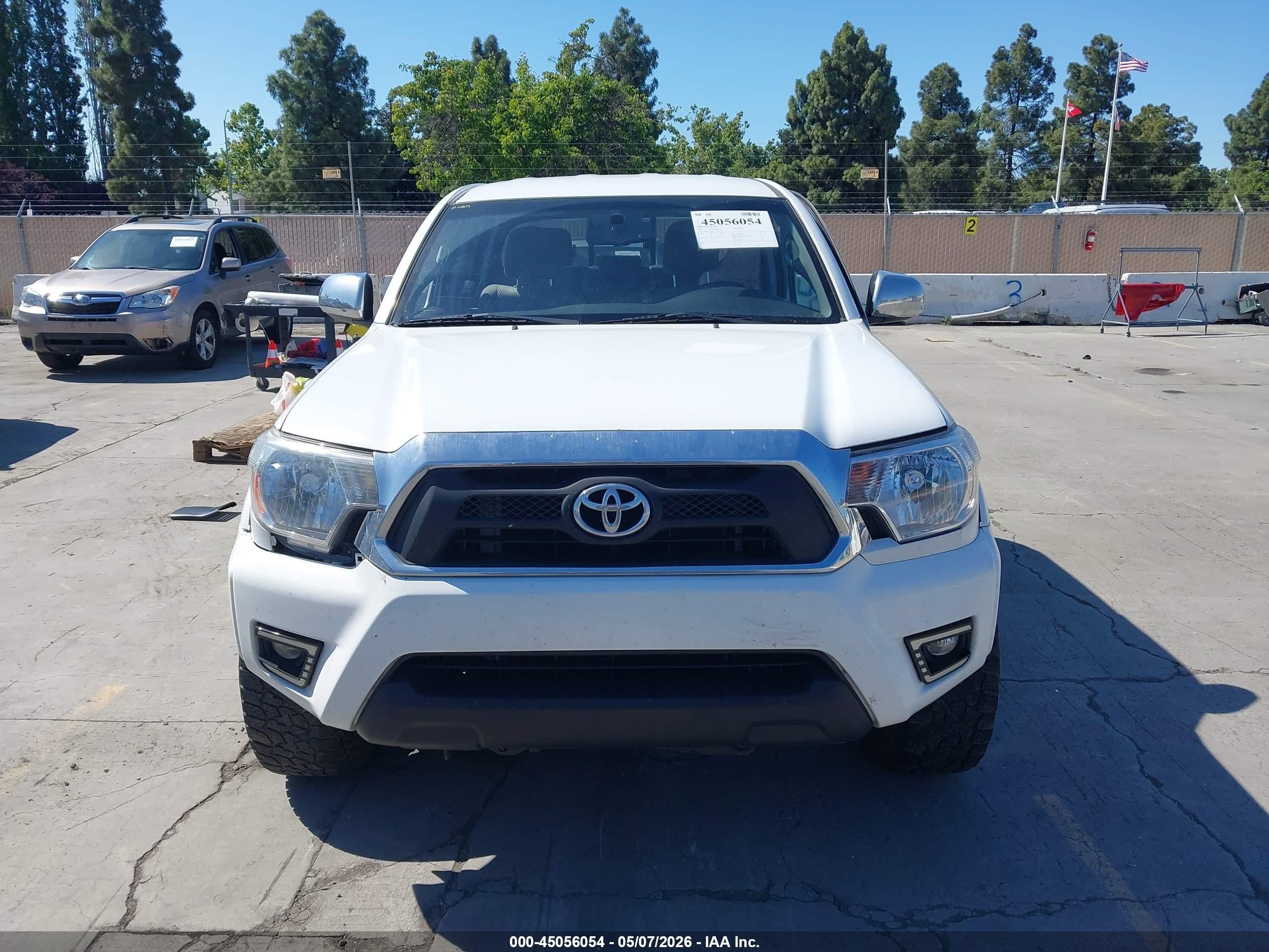 2013 Toyota Tacoma Base V6 Белый vin: 3TMLU4EN6DM126069