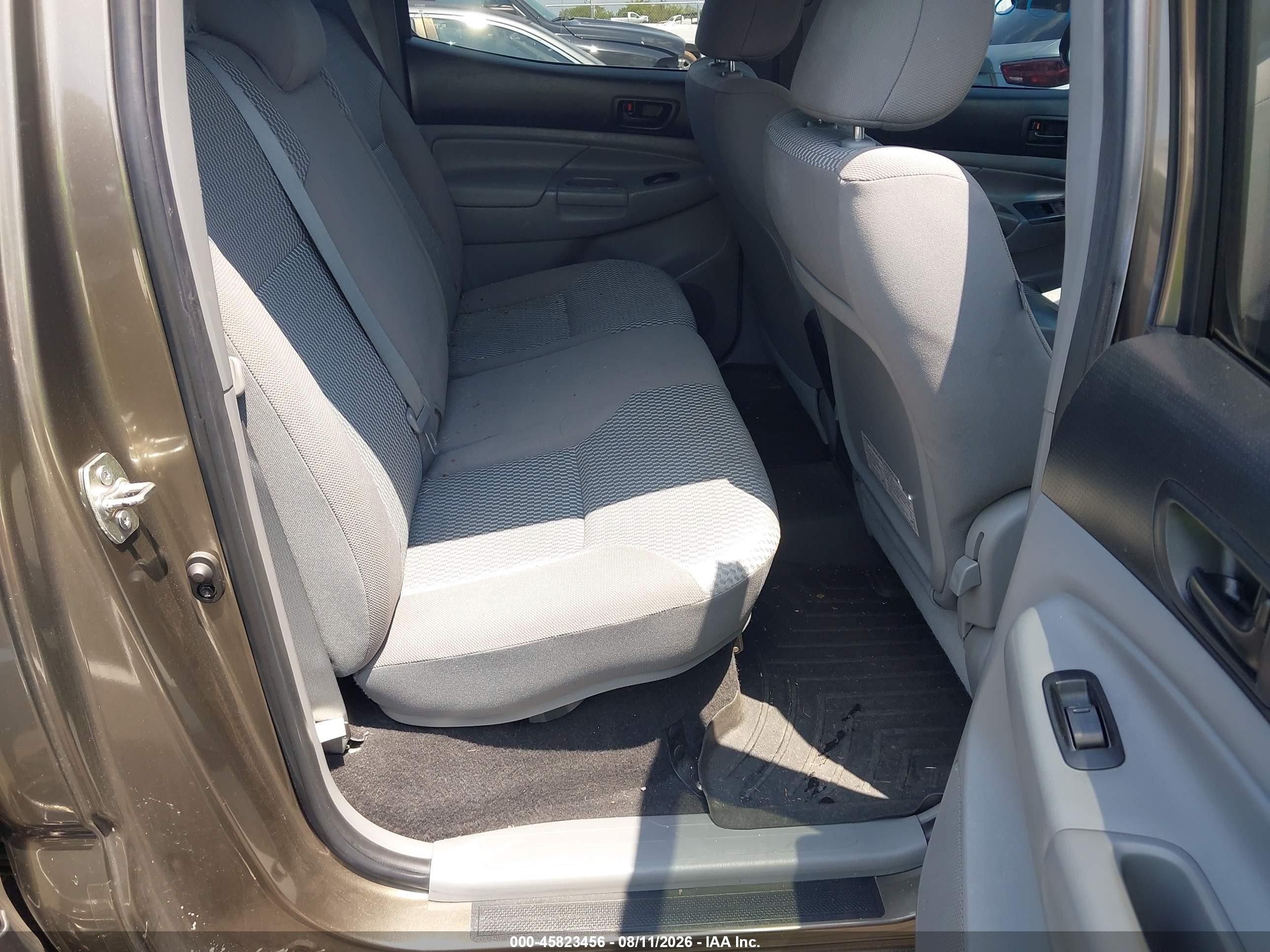 2013 Toyota Tacoma Base V6 Gold vin: 3TMLU4EN6DM131417