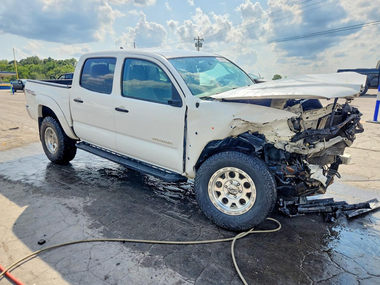 2014 Toyota Tacoma Double Cab Белый vin: 3TMLU4EN6EM136568