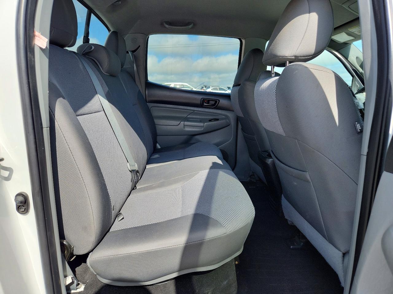 2014 Toyota Tacoma Double Cab Белый vin: 3TMLU4EN6EM136568