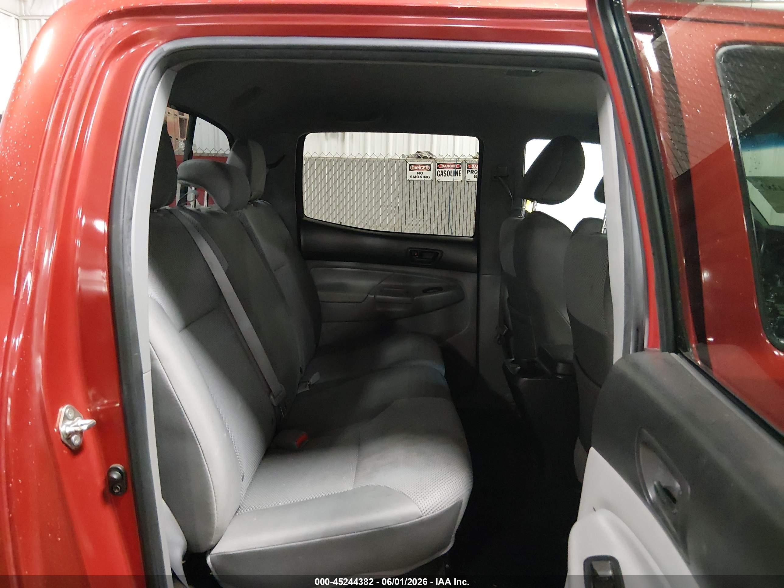 2014 Toyota Tacoma Base V6 Red vin: 3TMLU4EN6EM142080