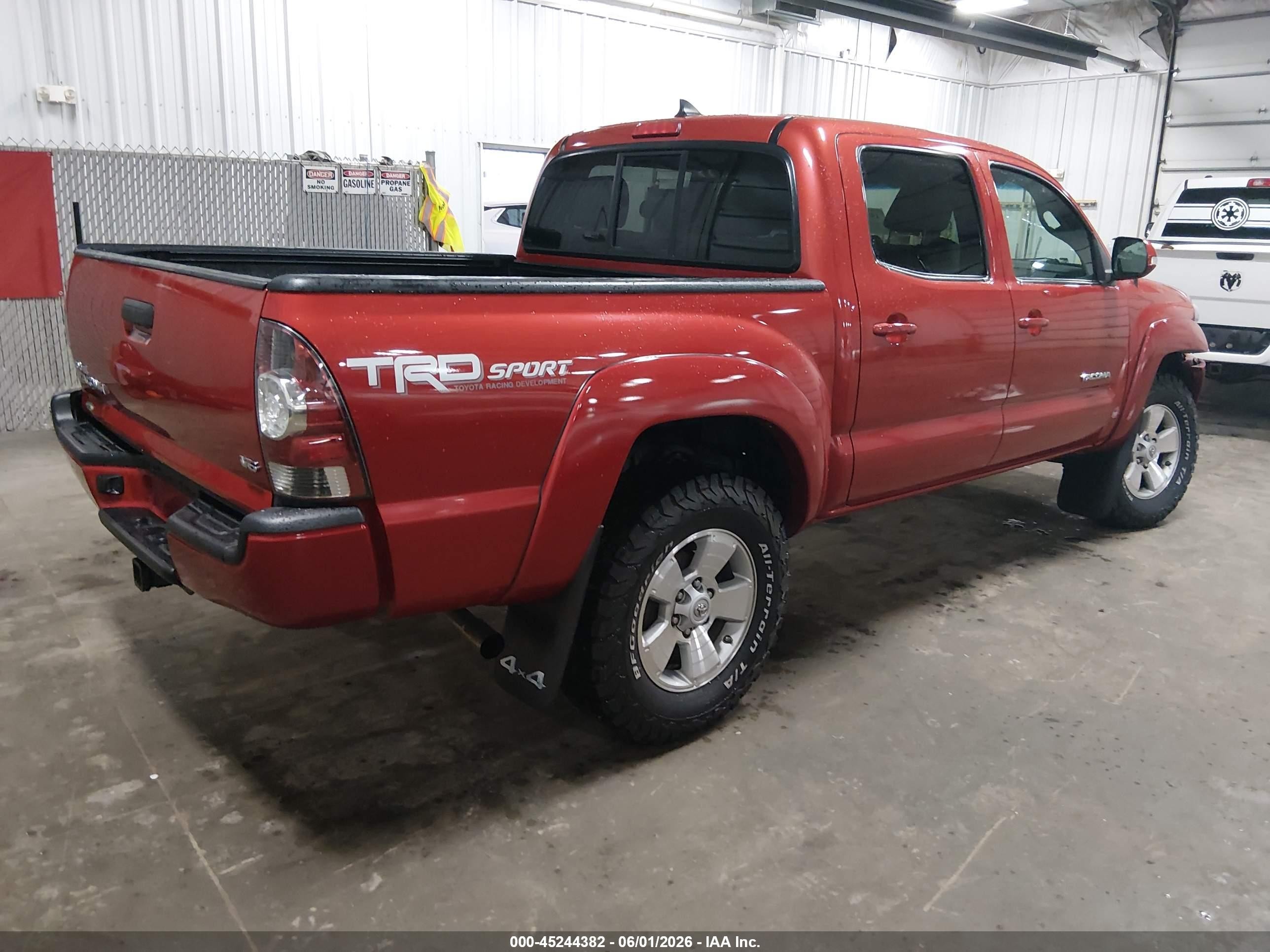 2014 Toyota Tacoma Base V6 Red vin: 3TMLU4EN6EM142080