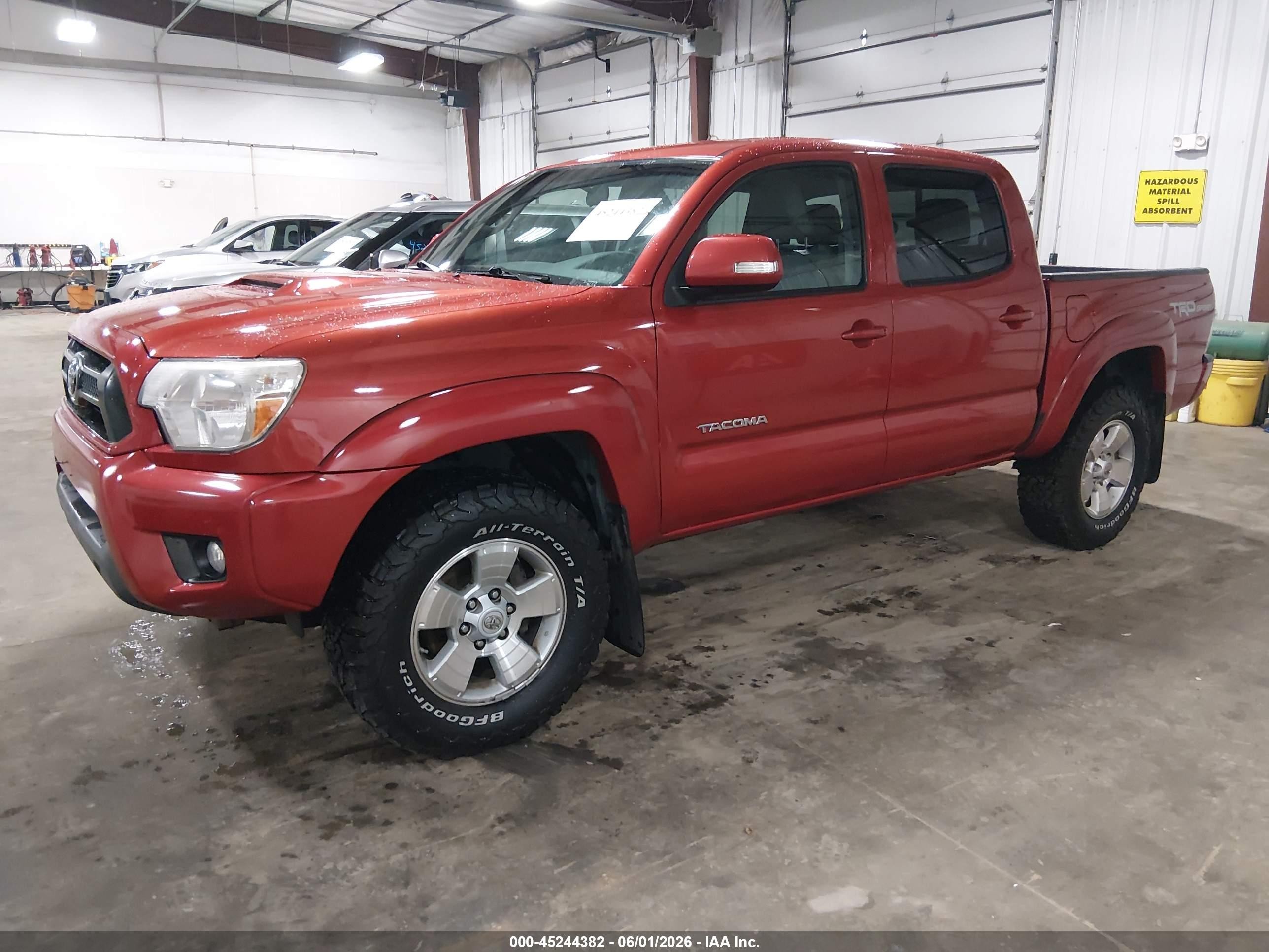 2014 Toyota Tacoma Base V6 Red vin: 3TMLU4EN6EM142080
