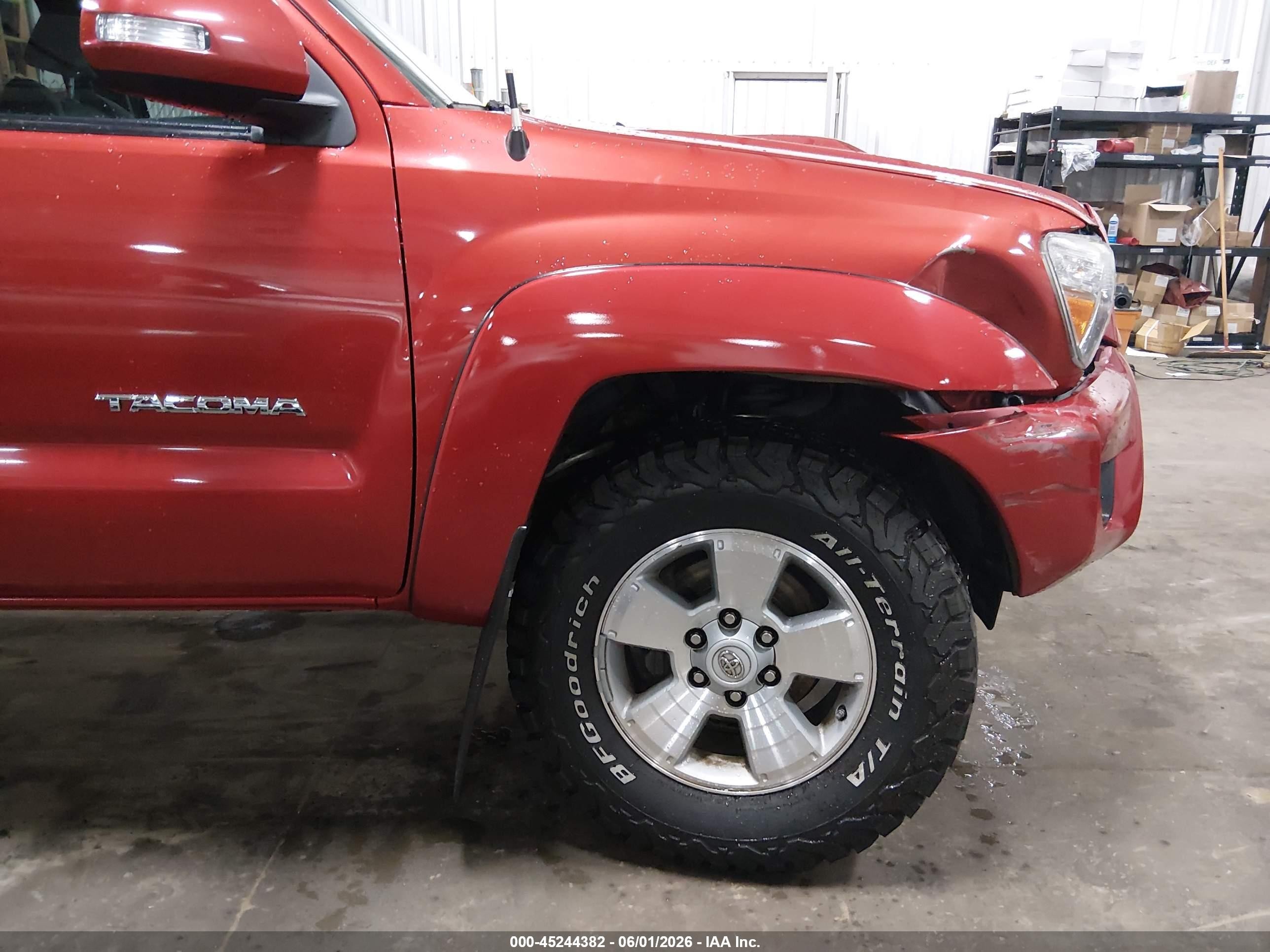 2014 Toyota Tacoma Base V6 Red vin: 3TMLU4EN6EM142080