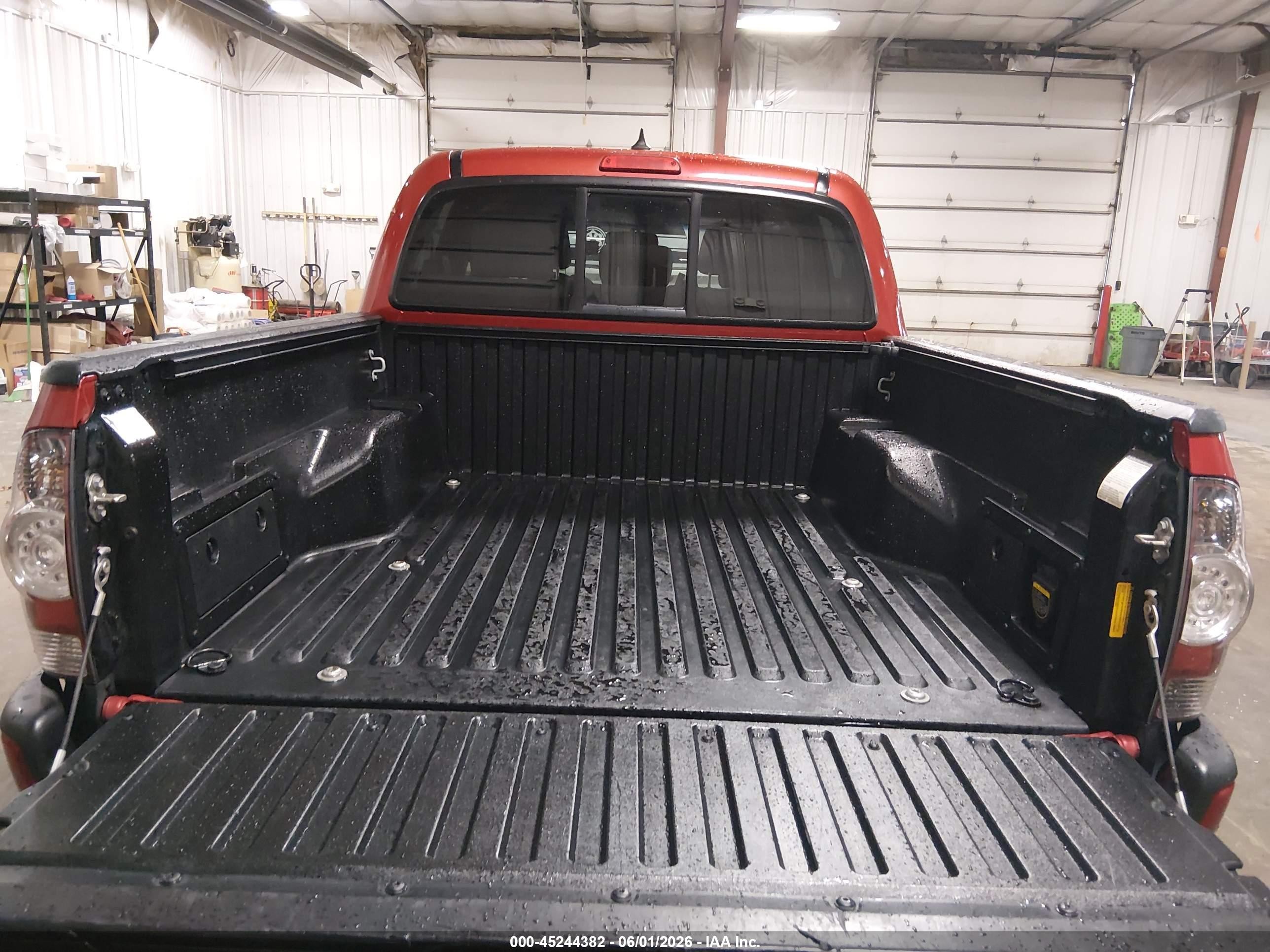2014 Toyota Tacoma Base V6 Red vin: 3TMLU4EN6EM142080