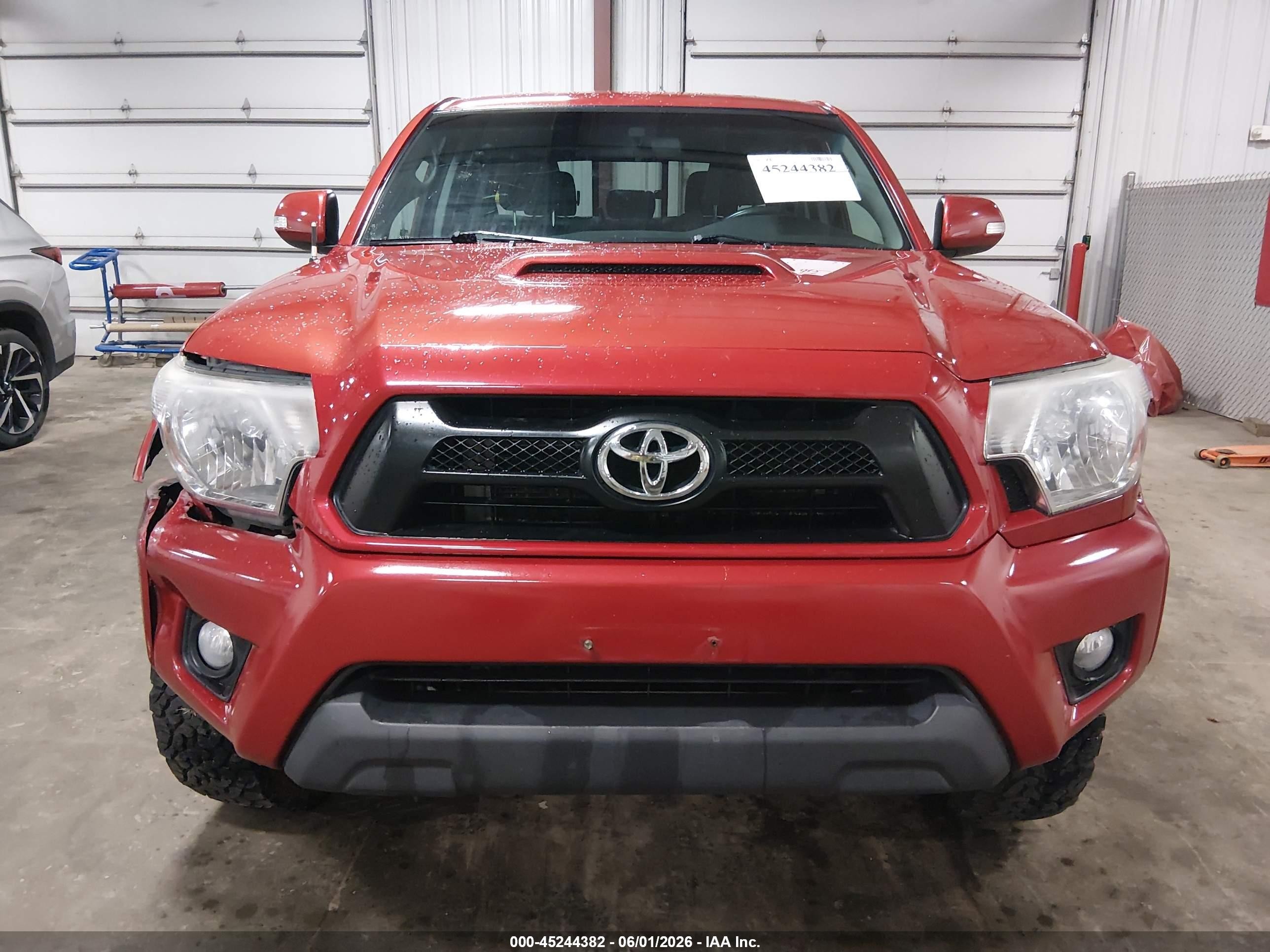 2014 Toyota Tacoma Base V6 Red vin: 3TMLU4EN6EM142080