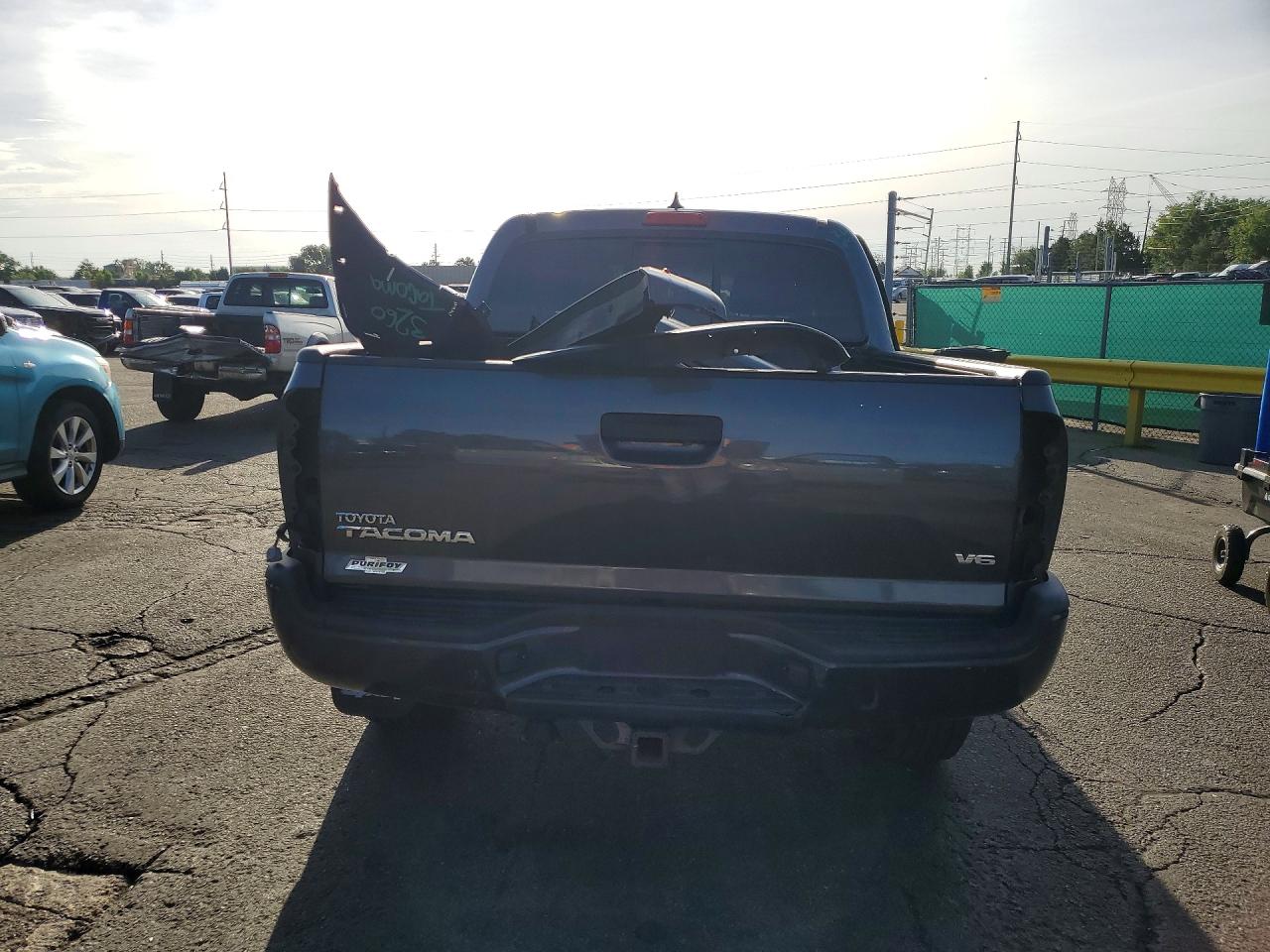 2015 Toyota Tacoma V6 Gray vin: 3TMLU4EN6FM174870
