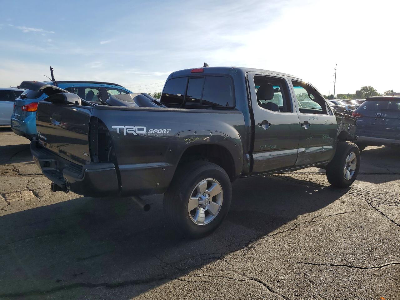 2015 Toyota Tacoma V6 Gray vin: 3TMLU4EN6FM174870