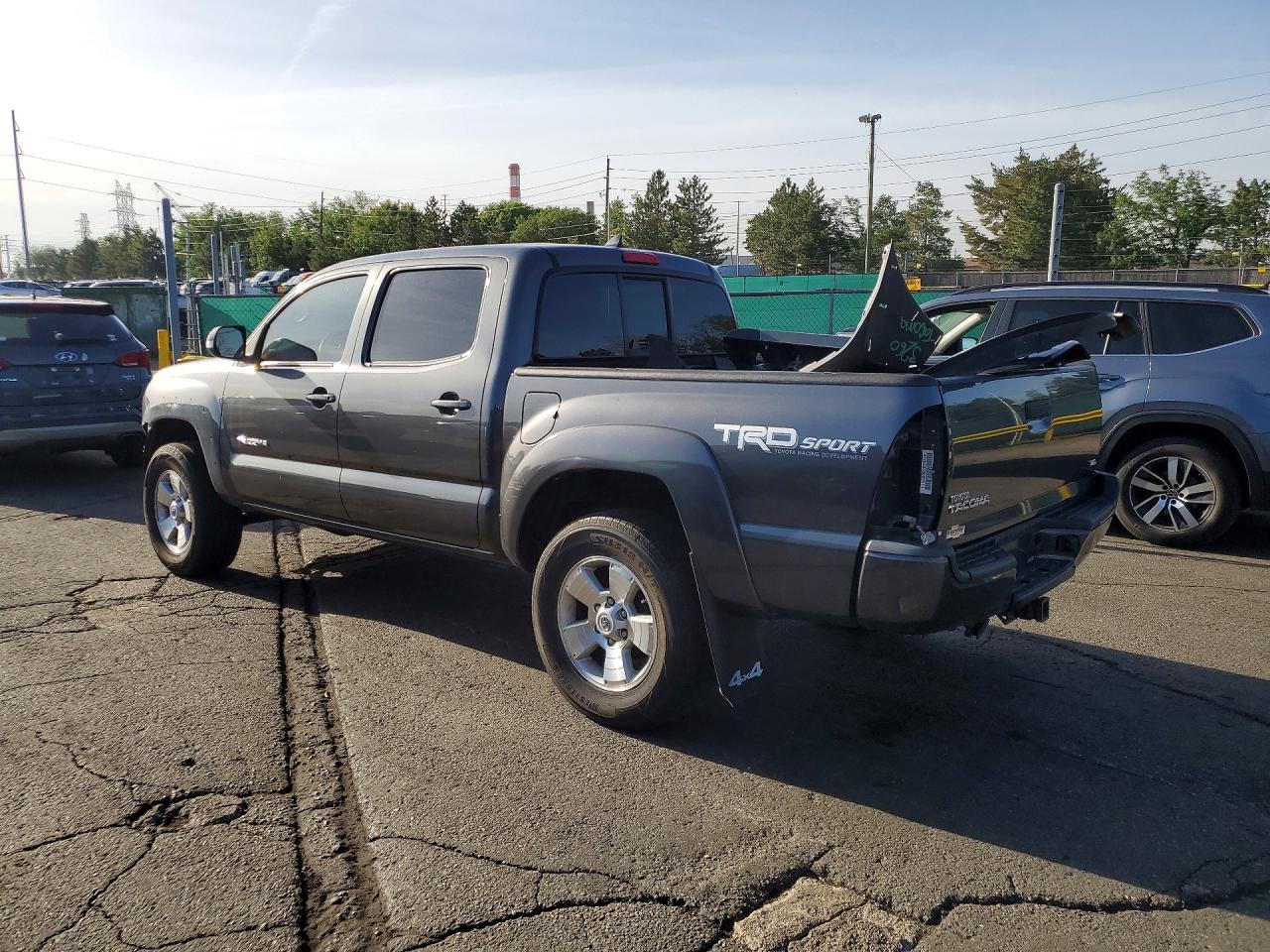 2015 Toyota Tacoma V6 Gray vin: 3TMLU4EN6FM174870