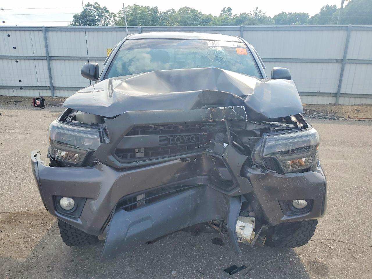 2015 Toyota Tacoma V6 Gray vin: 3TMLU4EN6FM178661