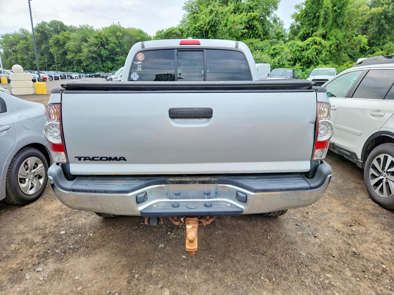 2010 Toyota Tacoma Double Cab Silver vin: 3TMLU4EN7AM043455