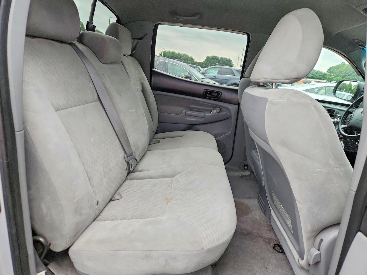 2010 Toyota Tacoma Double Cab Silver vin: 3TMLU4EN7AM043455