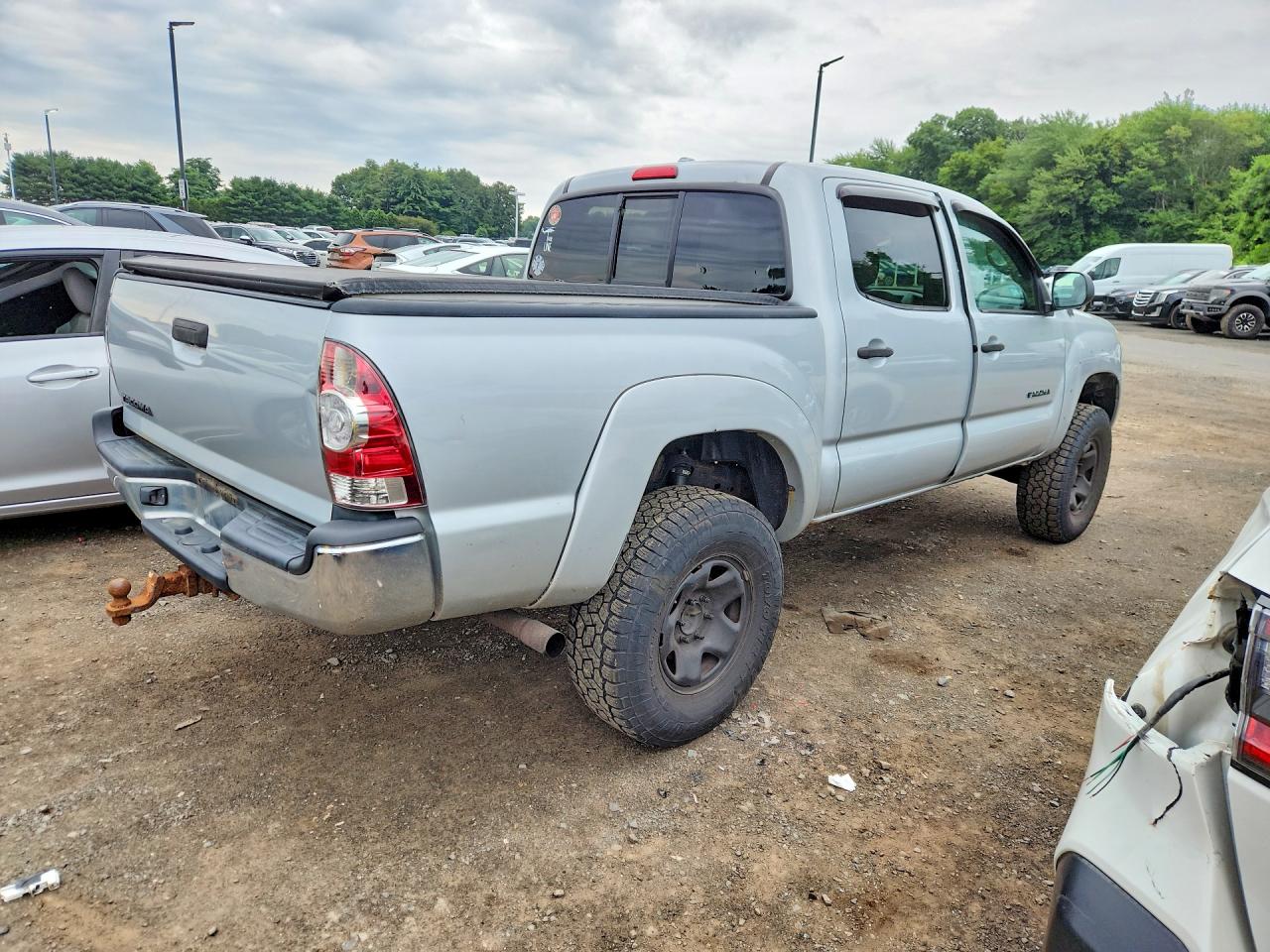 2010 Toyota Tacoma Double Cab Silver vin: 3TMLU4EN7AM043455