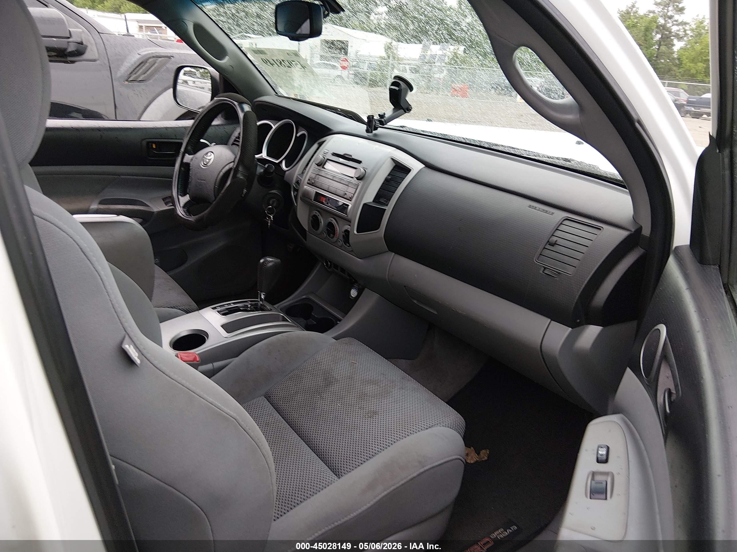 2010 Toyota Tacoma Base V6 White vin: 3TMLU4EN7AM050082