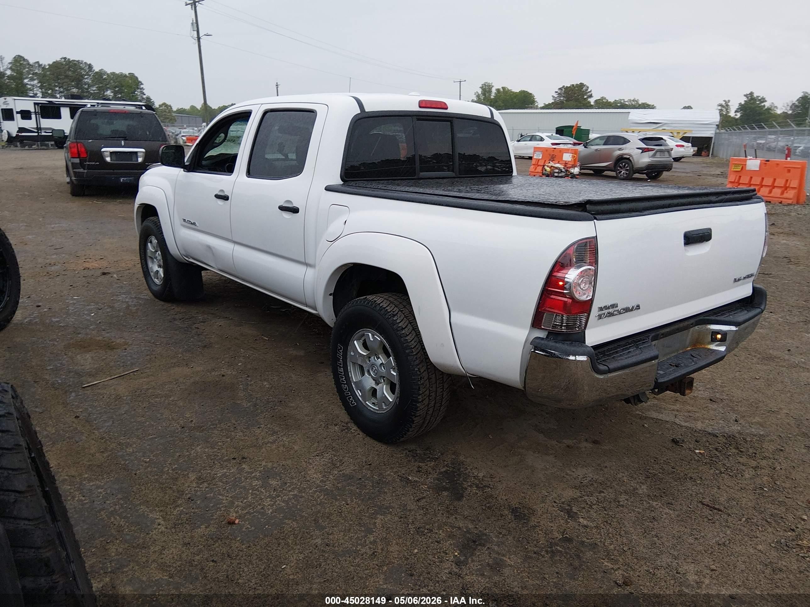 2010 Toyota Tacoma Base V6 White vin: 3TMLU4EN7AM050082