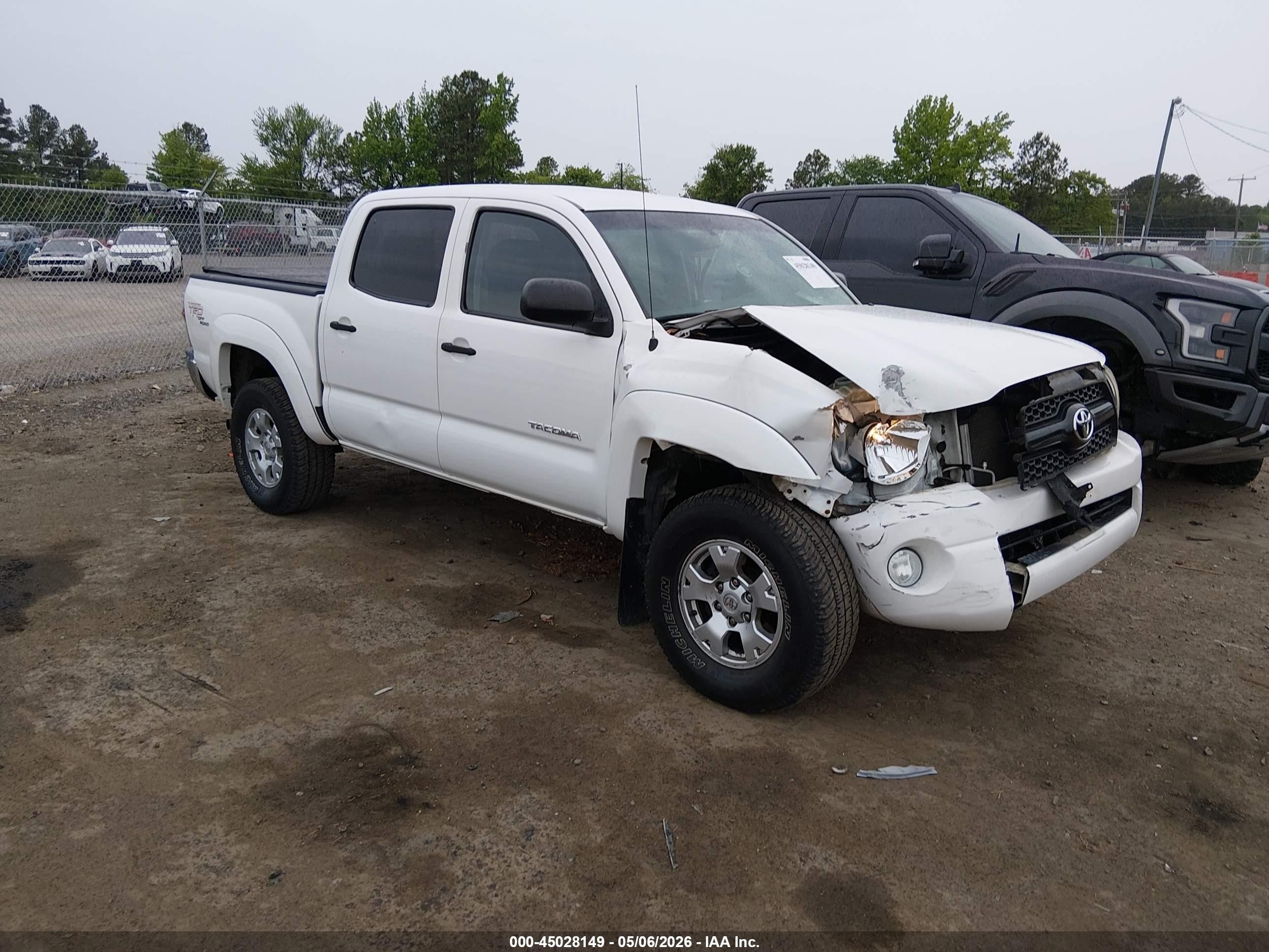 2010 Toyota Tacoma Base V6 White vin: 3TMLU4EN7AM050082