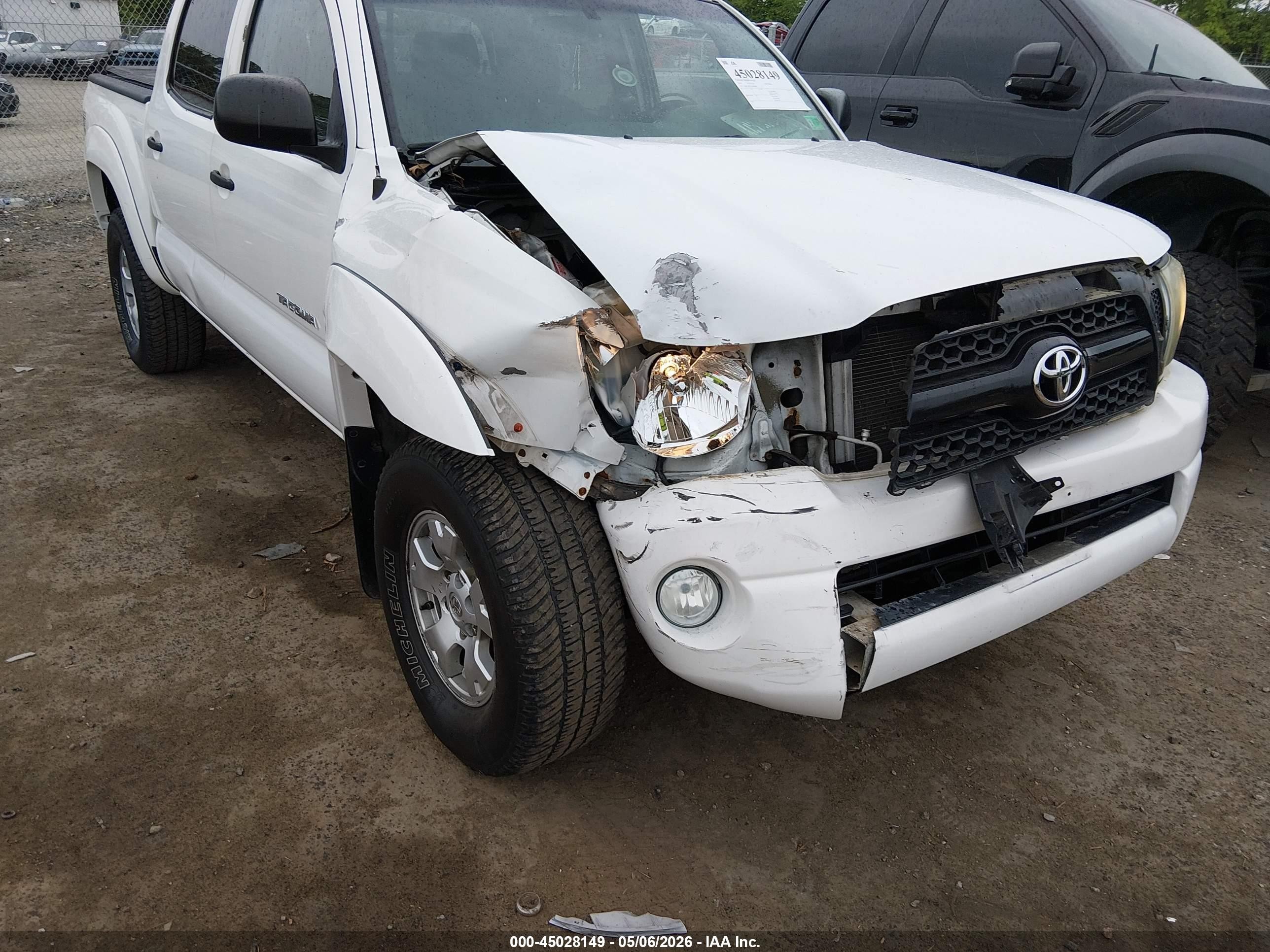 2010 Toyota Tacoma Base V6 White vin: 3TMLU4EN7AM050082