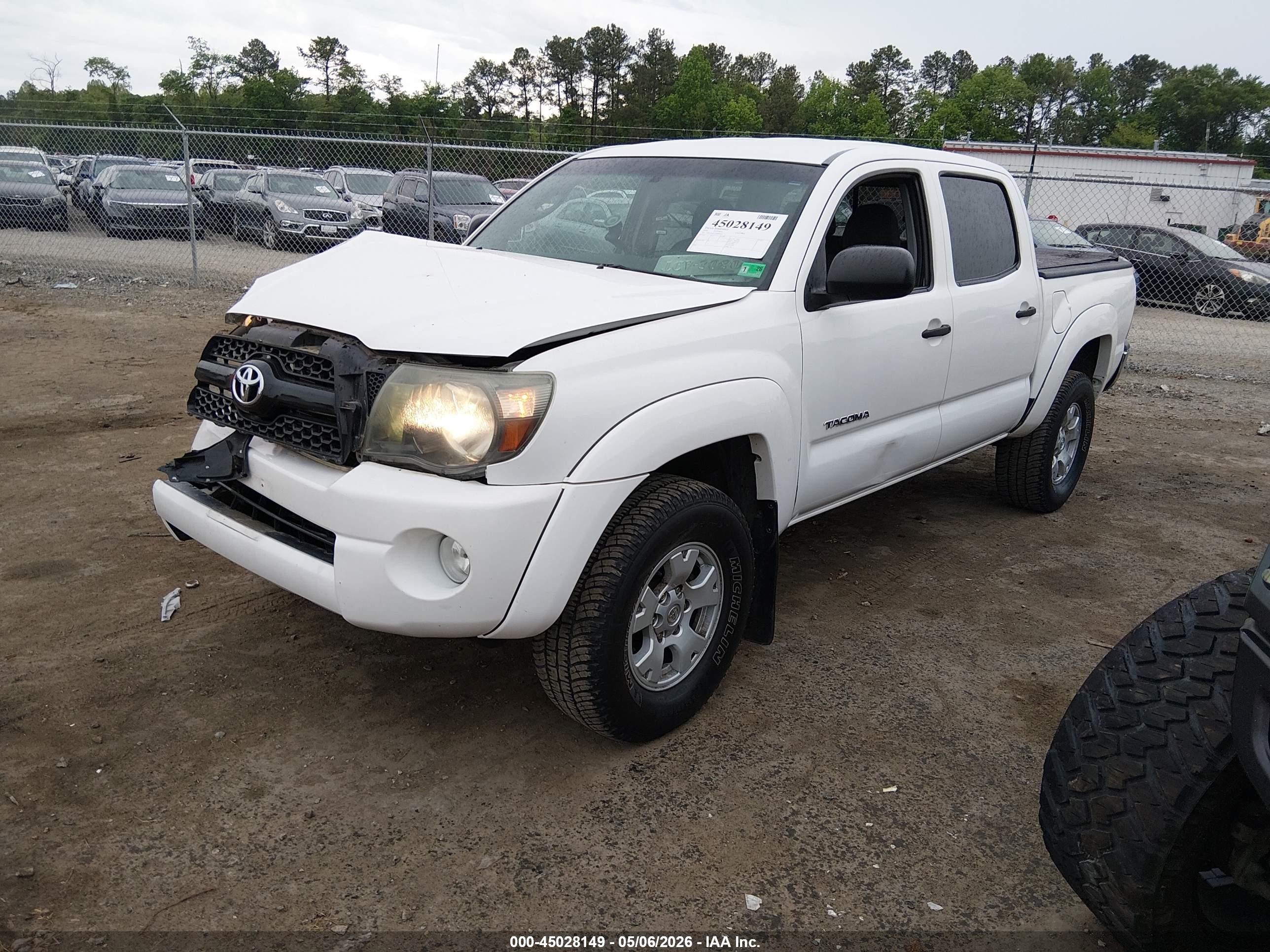 2010 Toyota Tacoma Base V6 White vin: 3TMLU4EN7AM050082