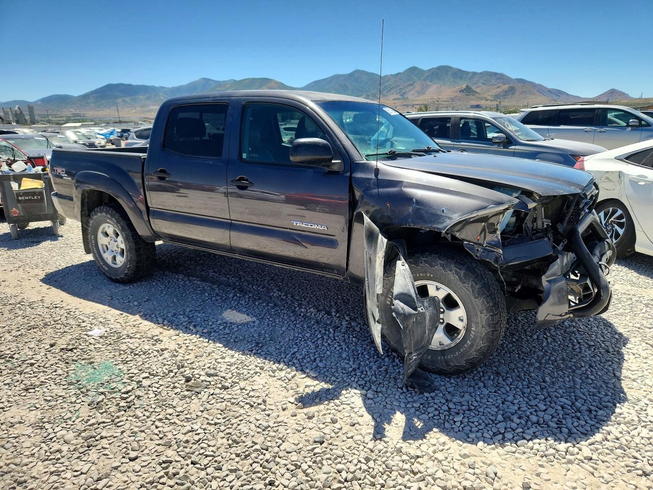 2011 Toyota Tacoma Double Cab Gray vin: 3TMLU4EN7BM076232