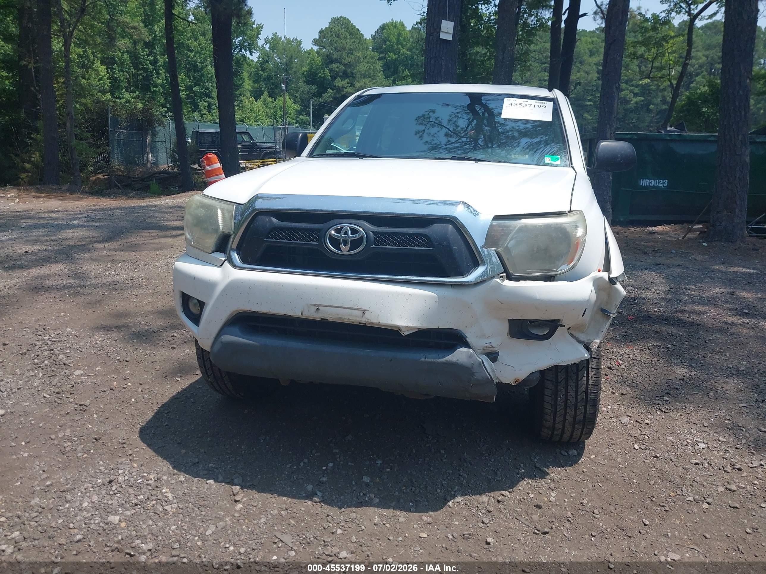 2013 Toyota Tacoma Base V6 White vin: 3TMLU4EN7DM107157