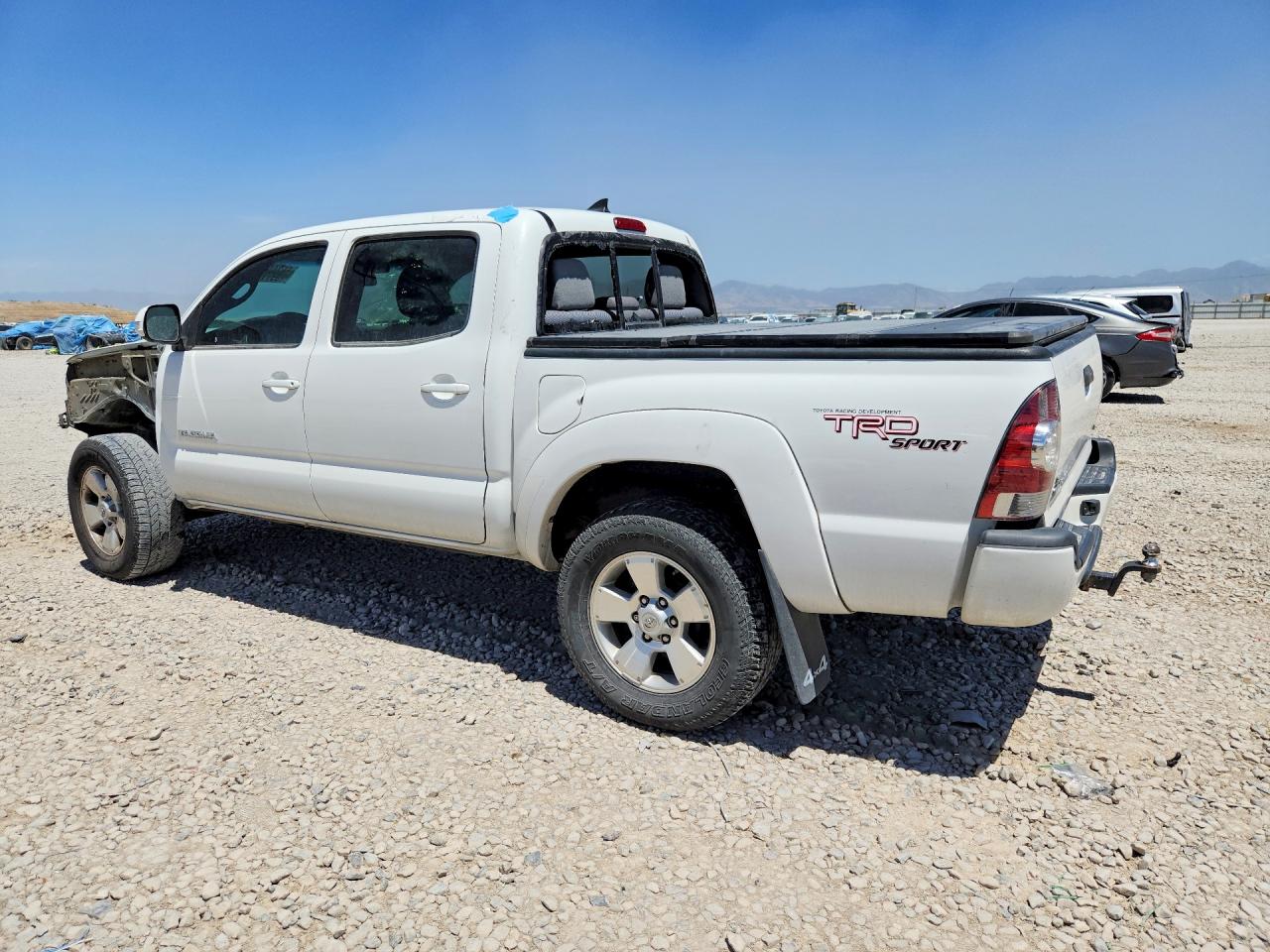 2013 Toyota Tacoma Double Cab White vin: 3TMLU4EN7DM116456
