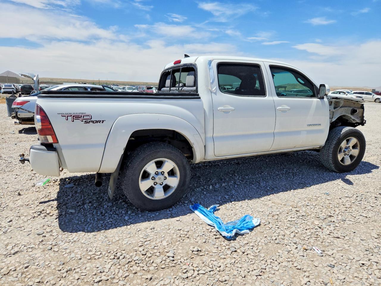 2013 Toyota Tacoma Double Cab White vin: 3TMLU4EN7DM116456